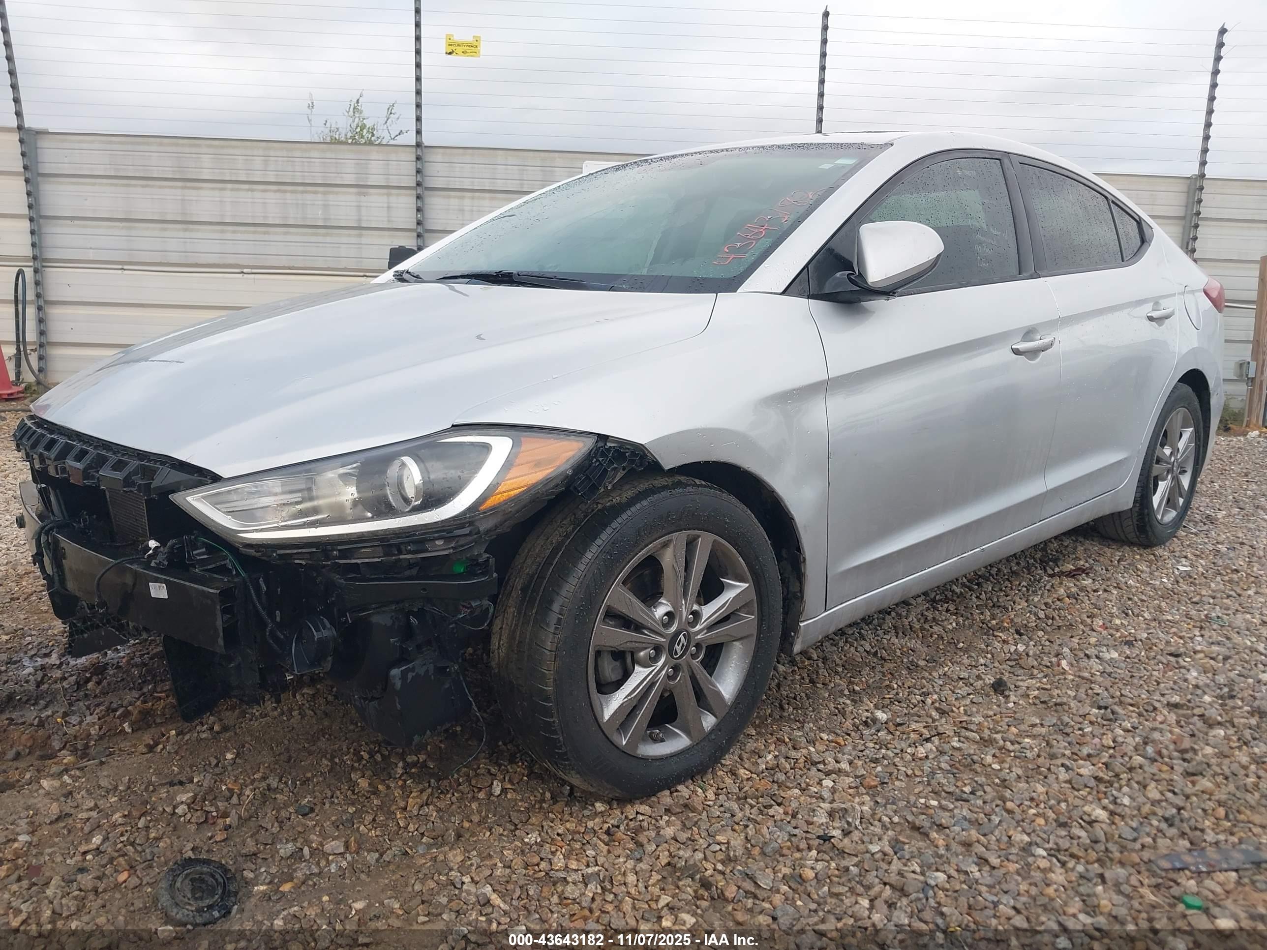HYUNDAI ELANTRA image 2