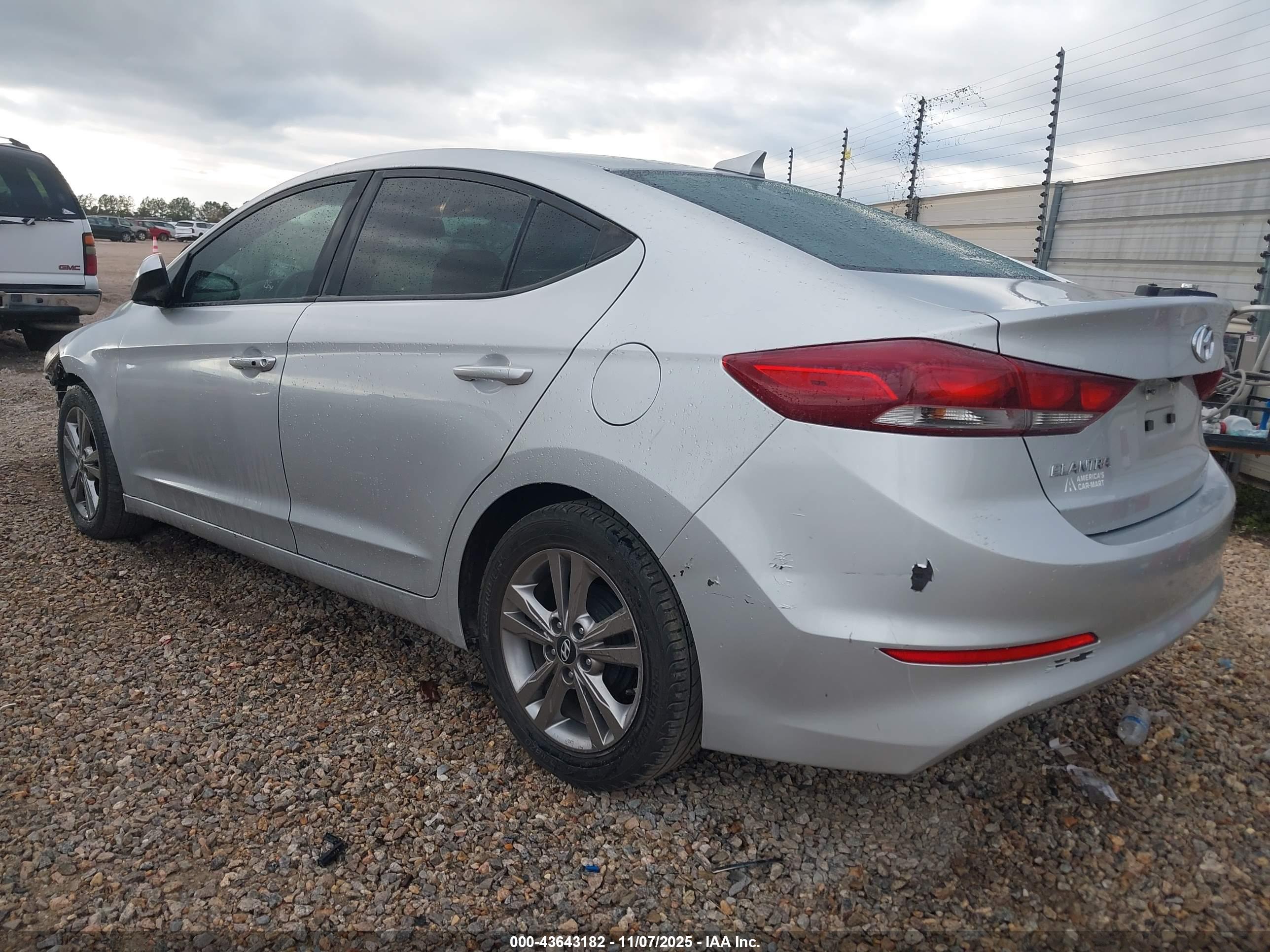 HYUNDAI ELANTRA image 3