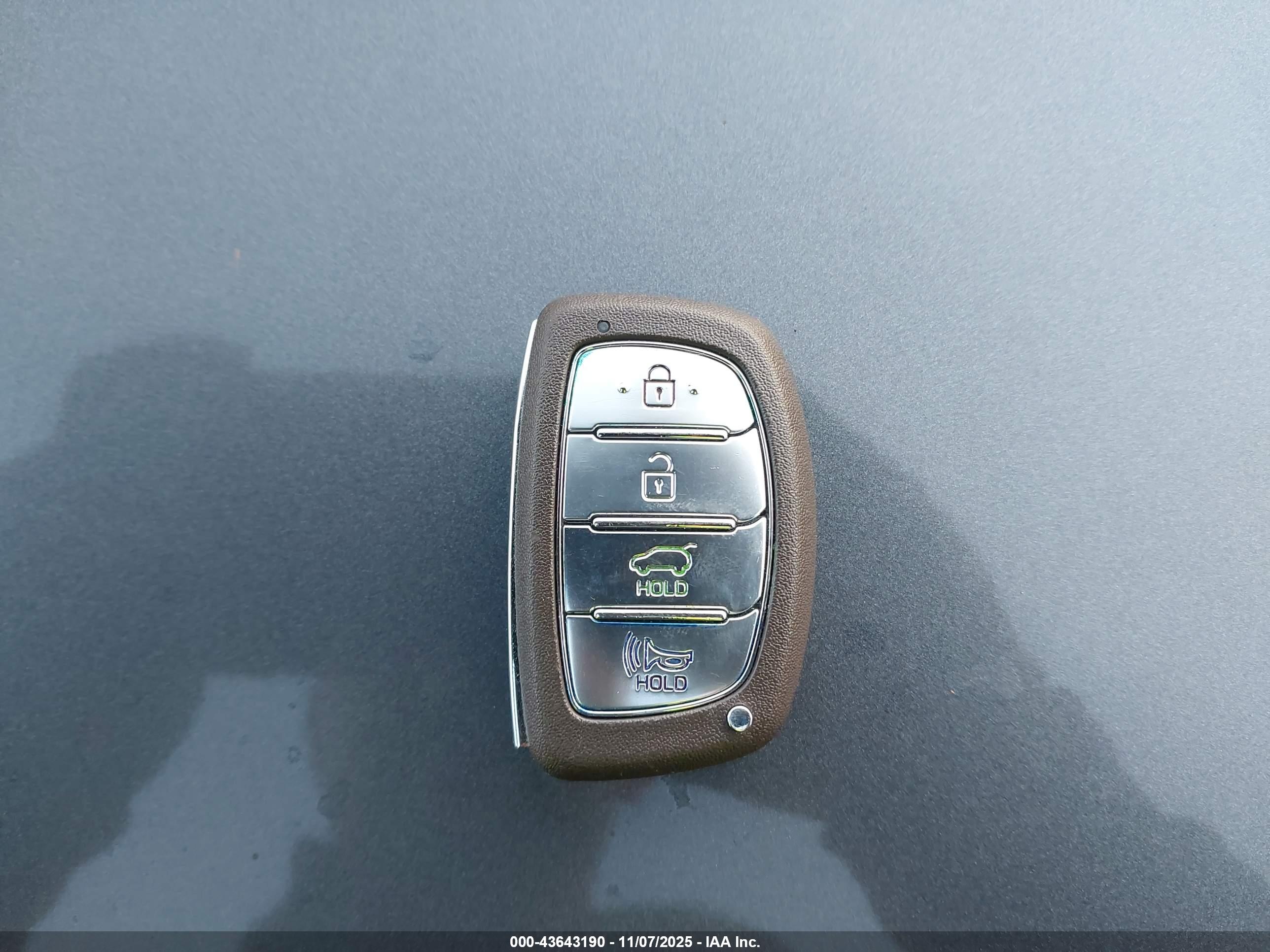 HYUNDAI TUCSON image 11