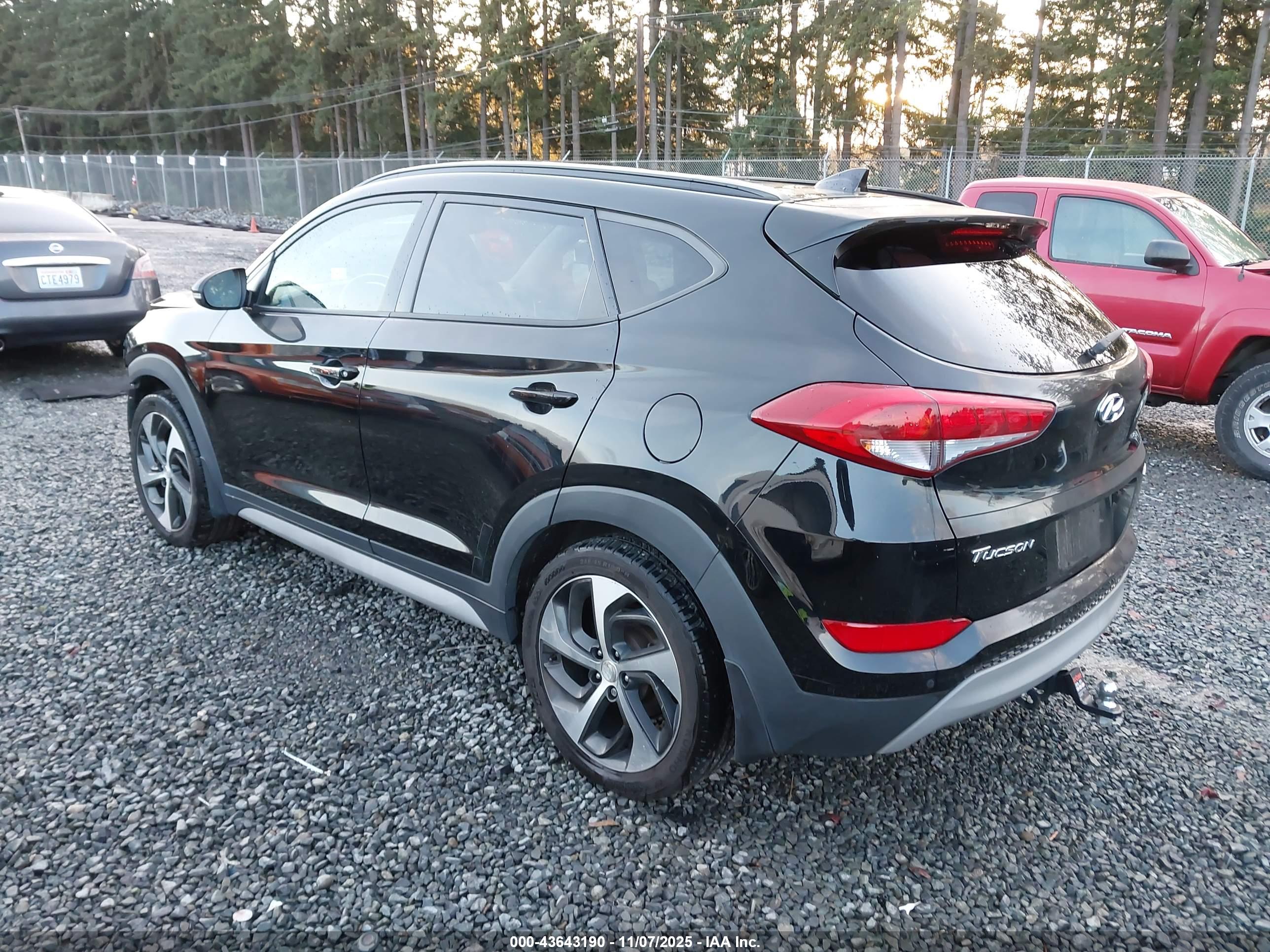 HYUNDAI TUCSON image 3