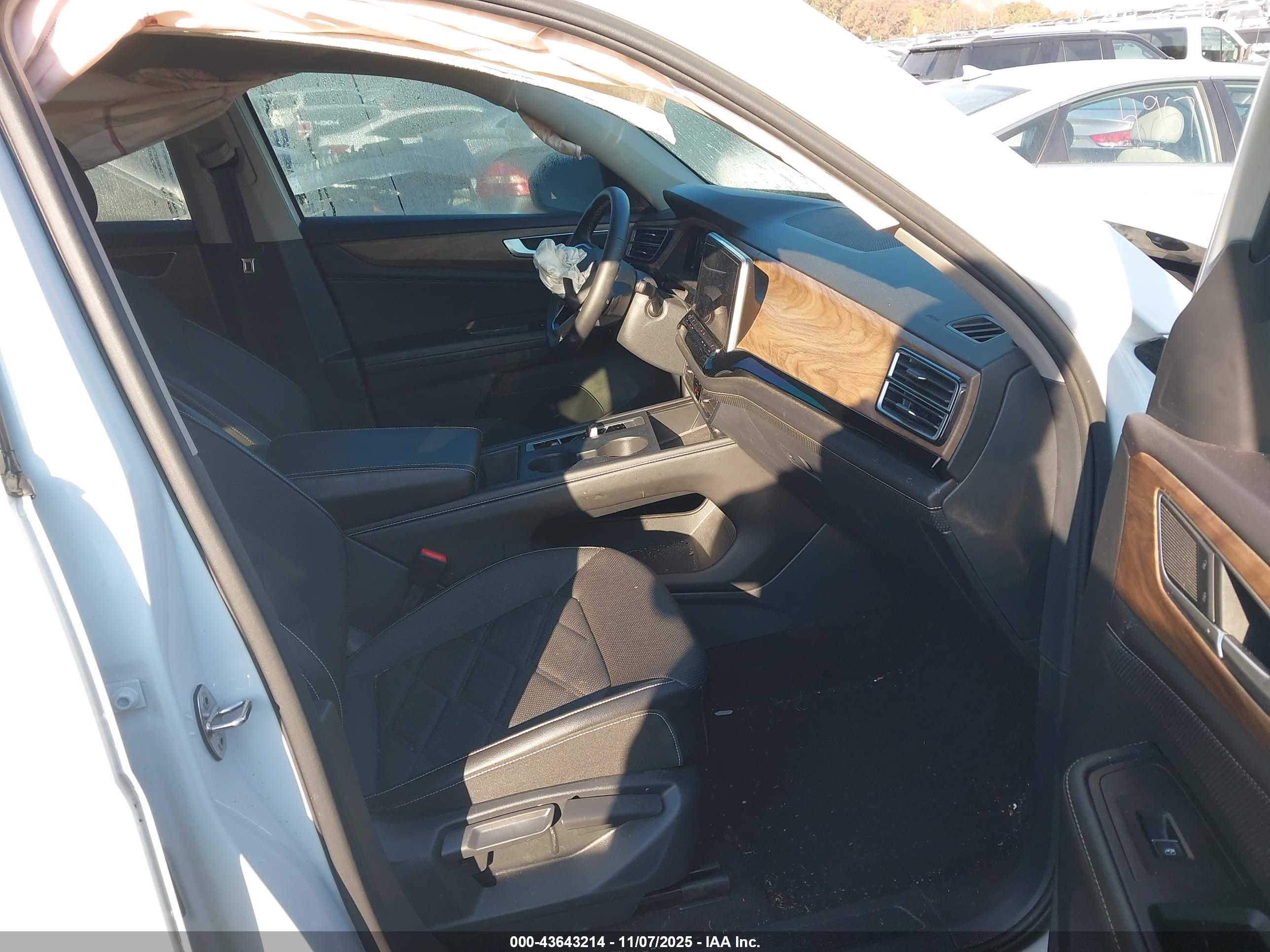 VOLKSWAGEN ATLAS image 5