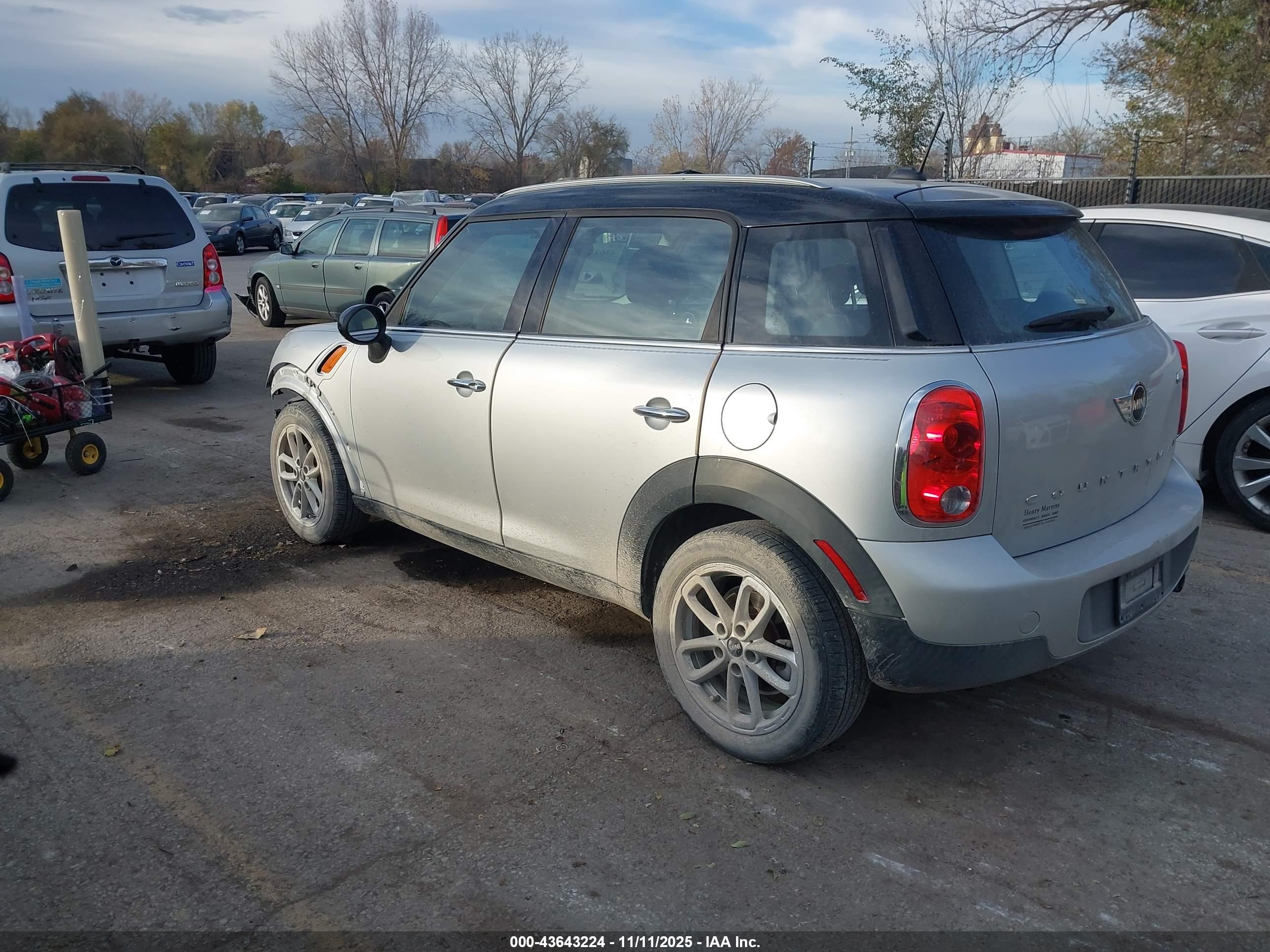MINI COUNTRYMAN image 3