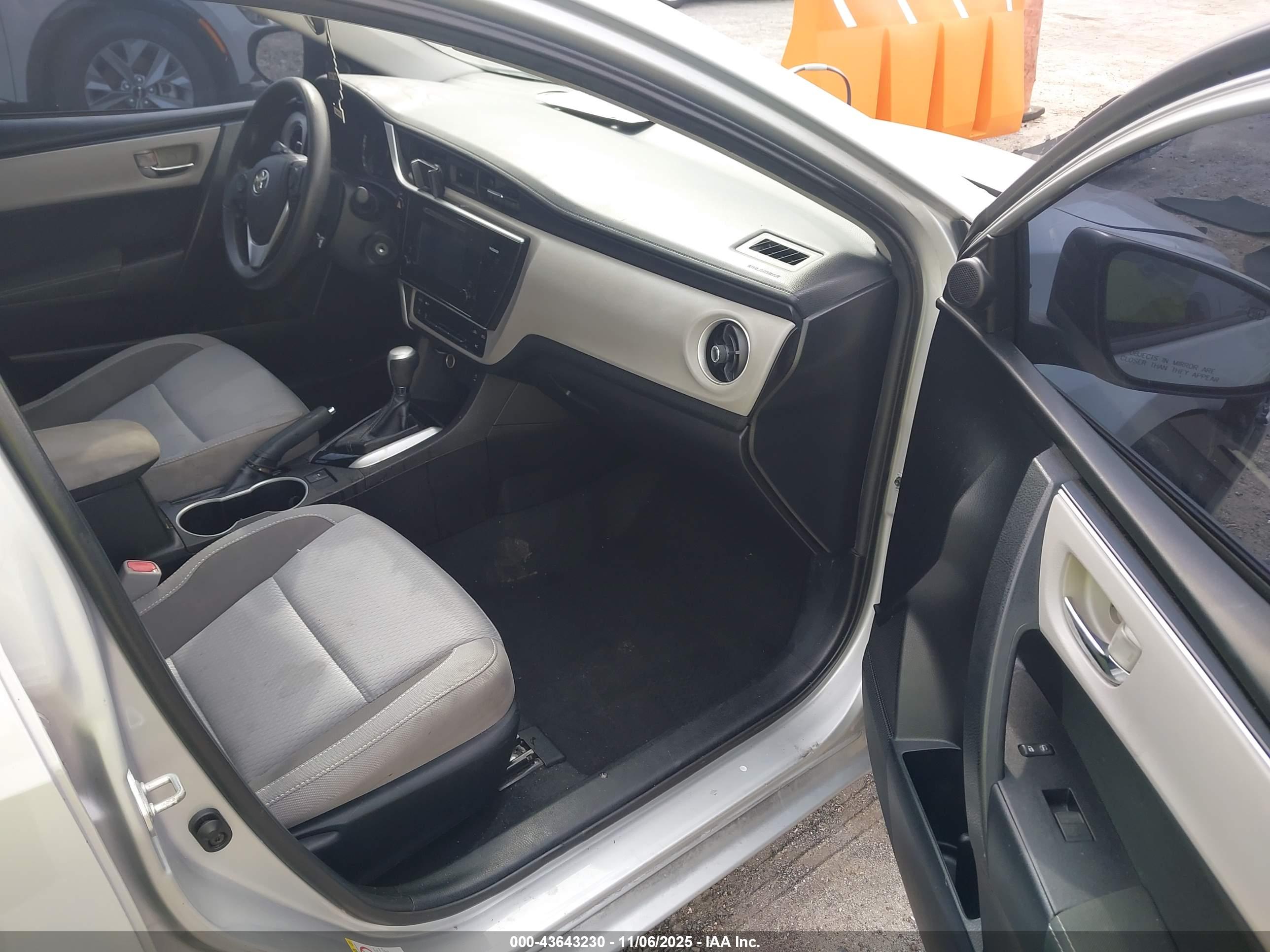 TOYOTA COROLLA image 5