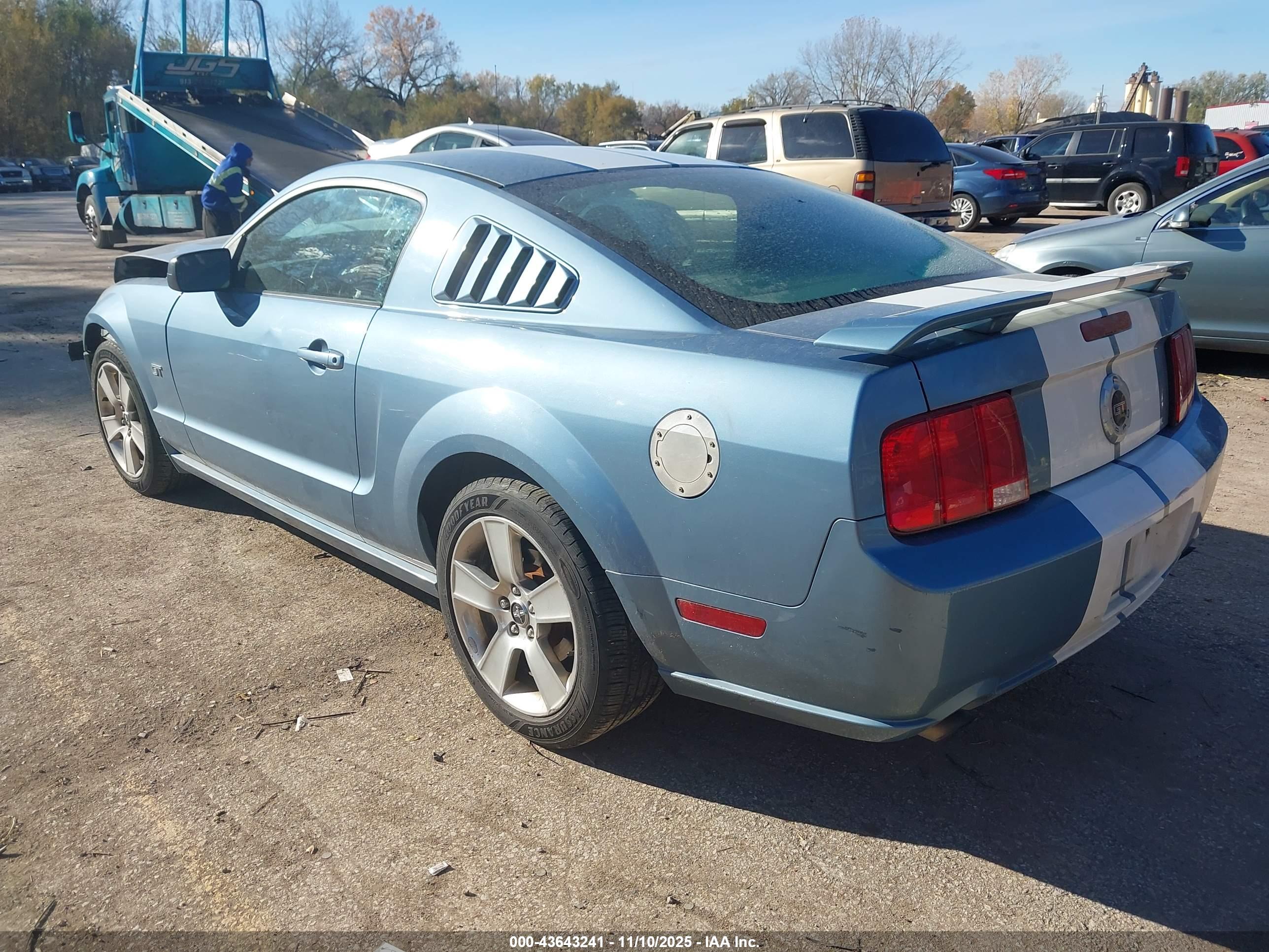 FORD MUSTANG image 3