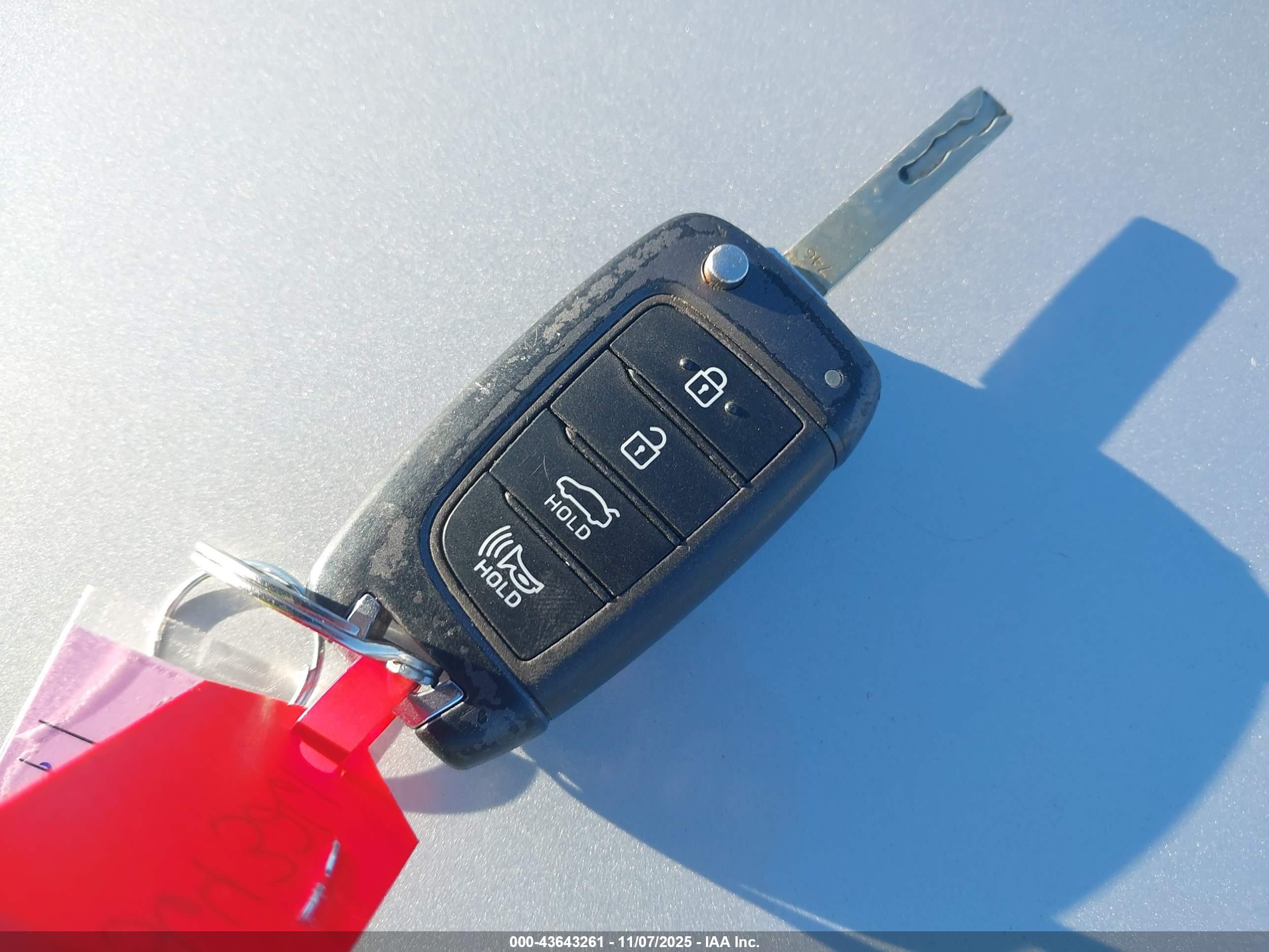 HYUNDAI ACCENT image 11