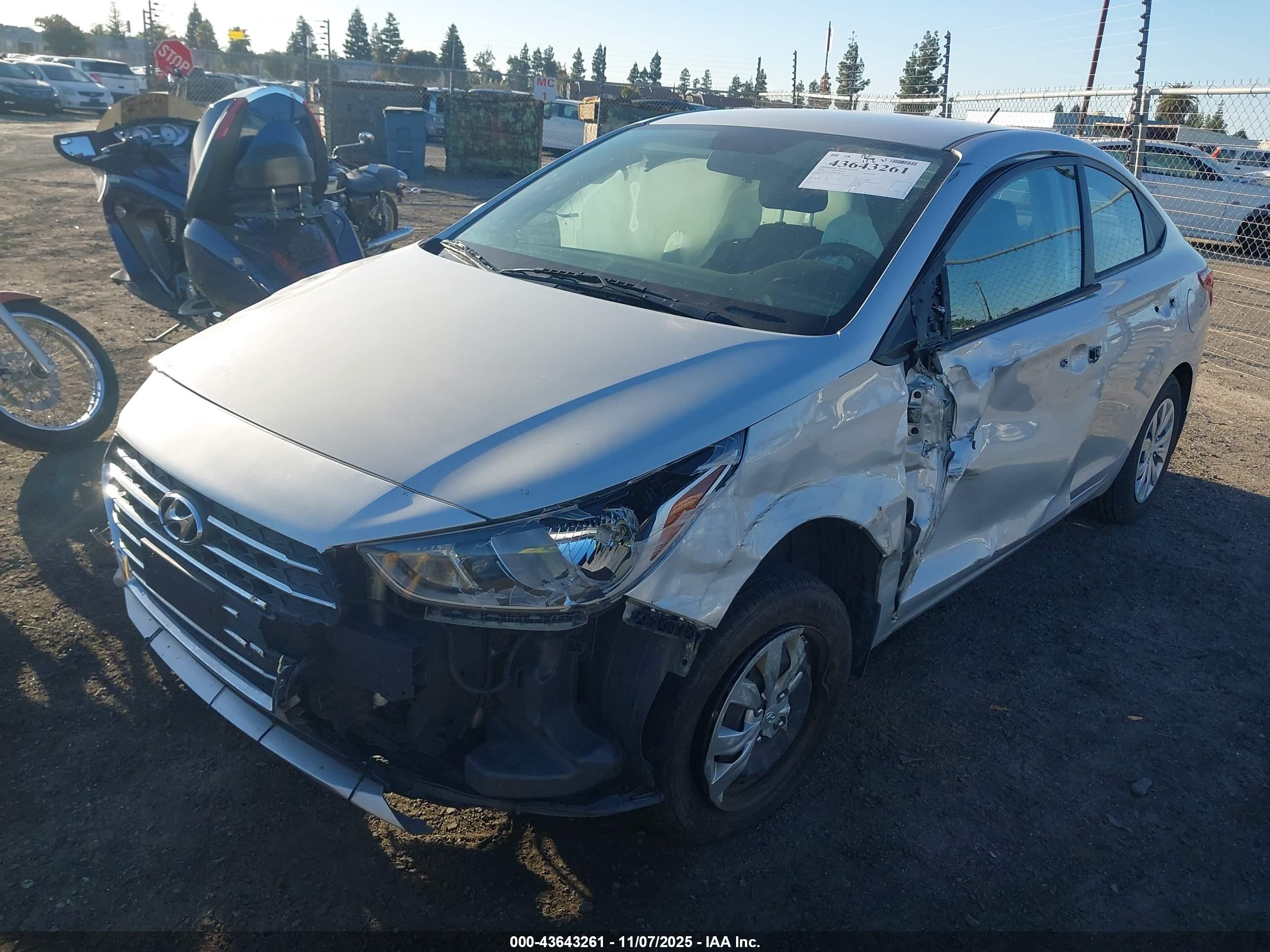 HYUNDAI ACCENT image 2