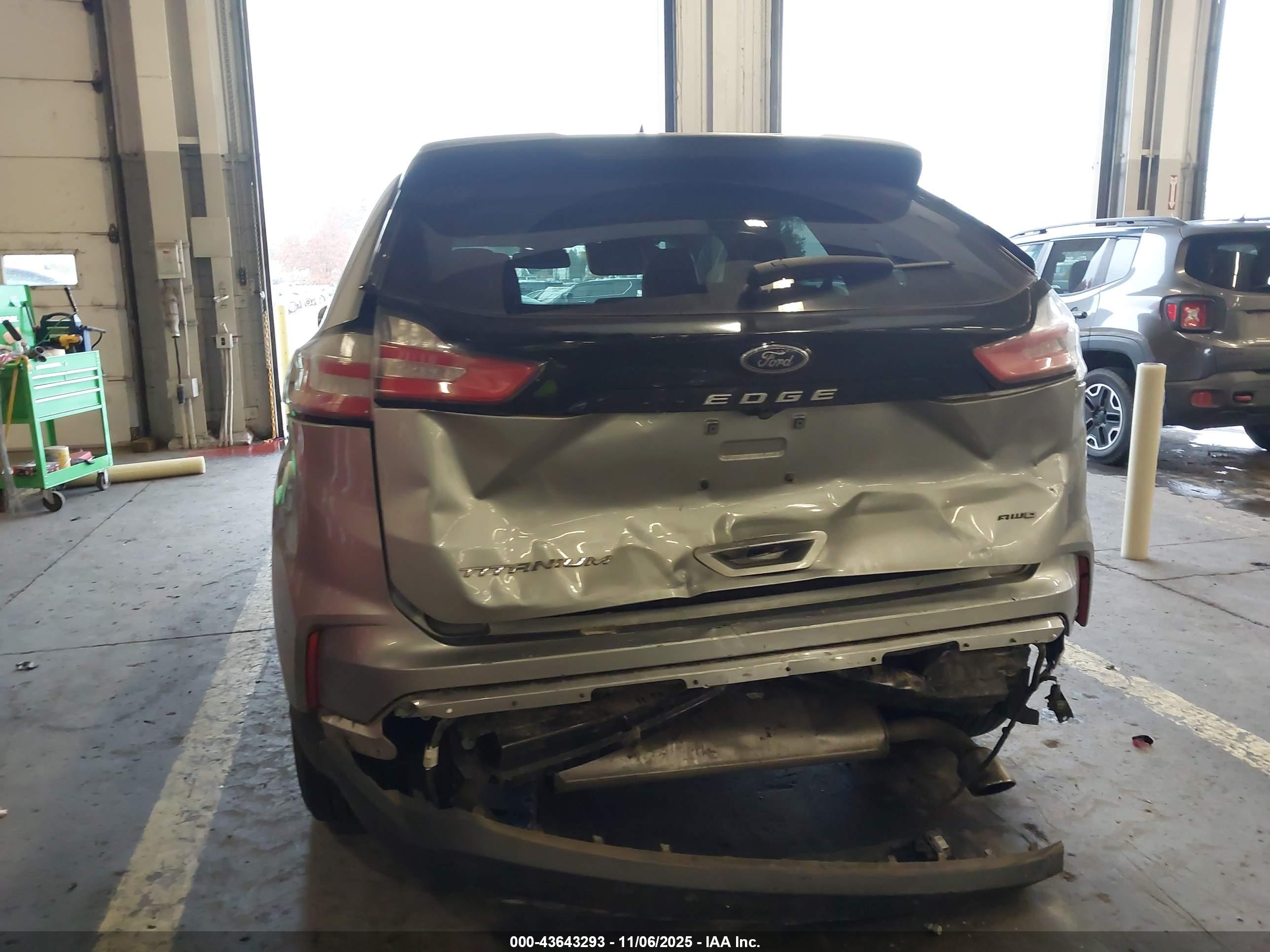 FORD EDGE image 6