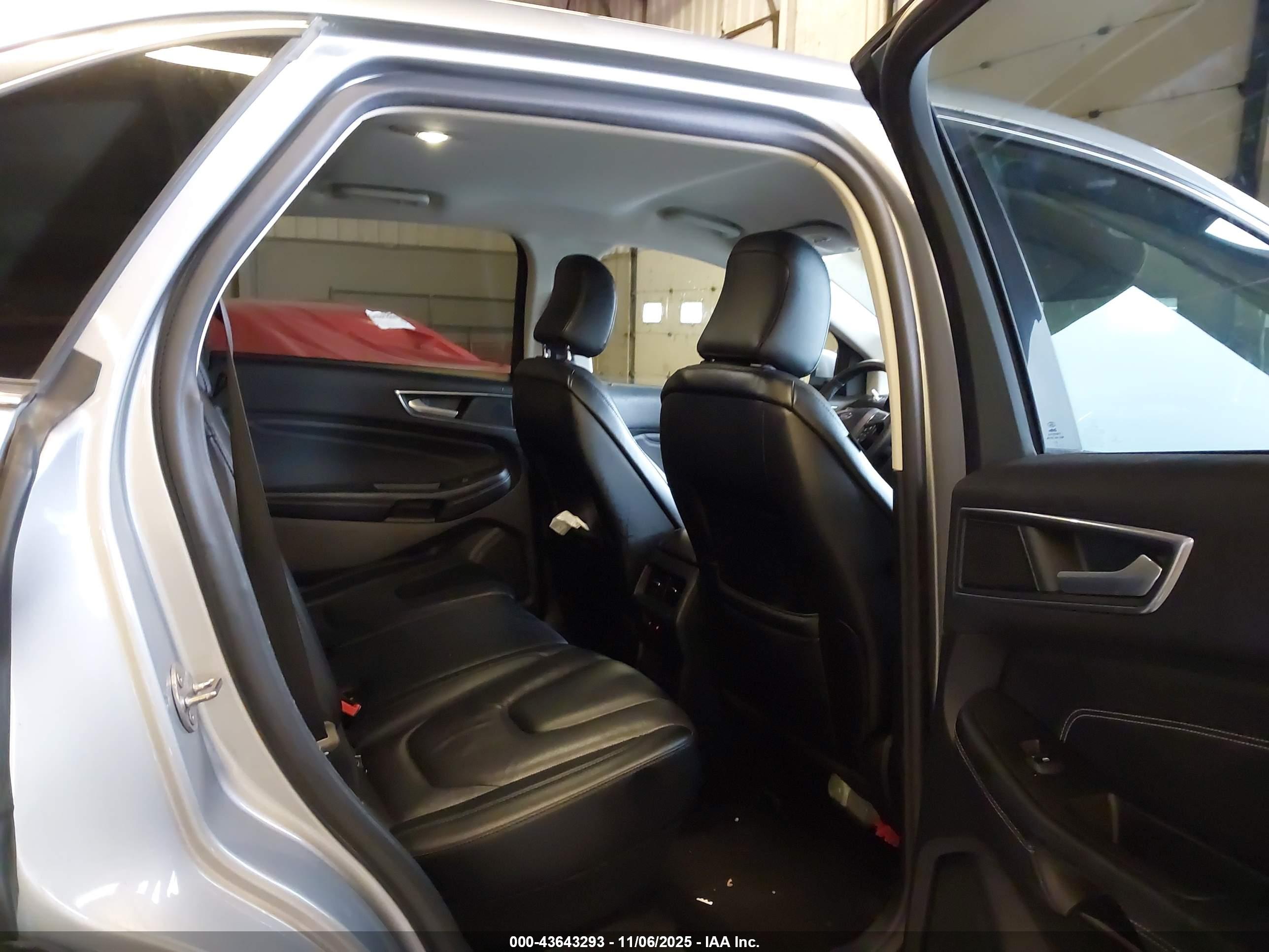 FORD EDGE image 8