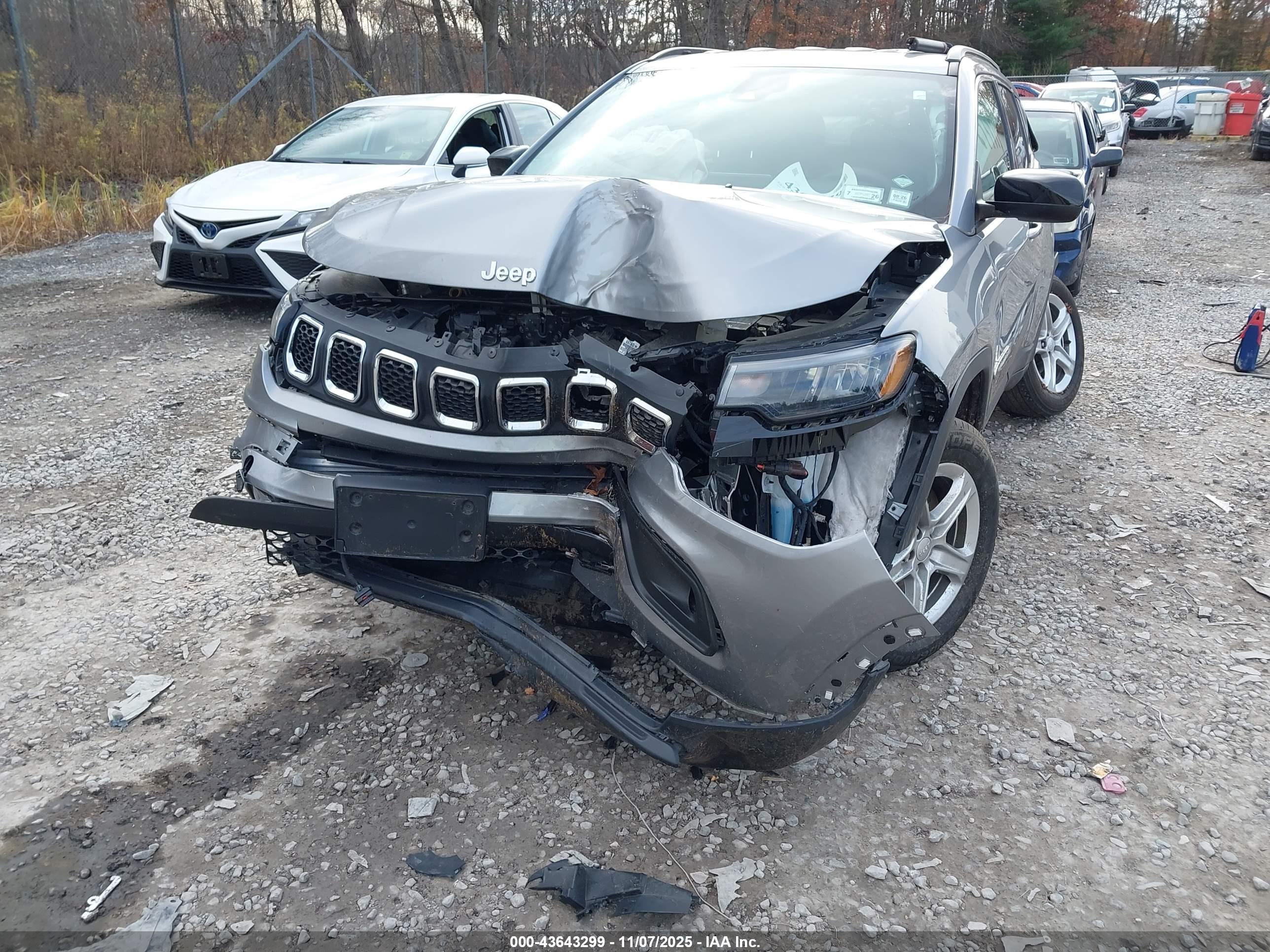 JEEP COMPASS image 6