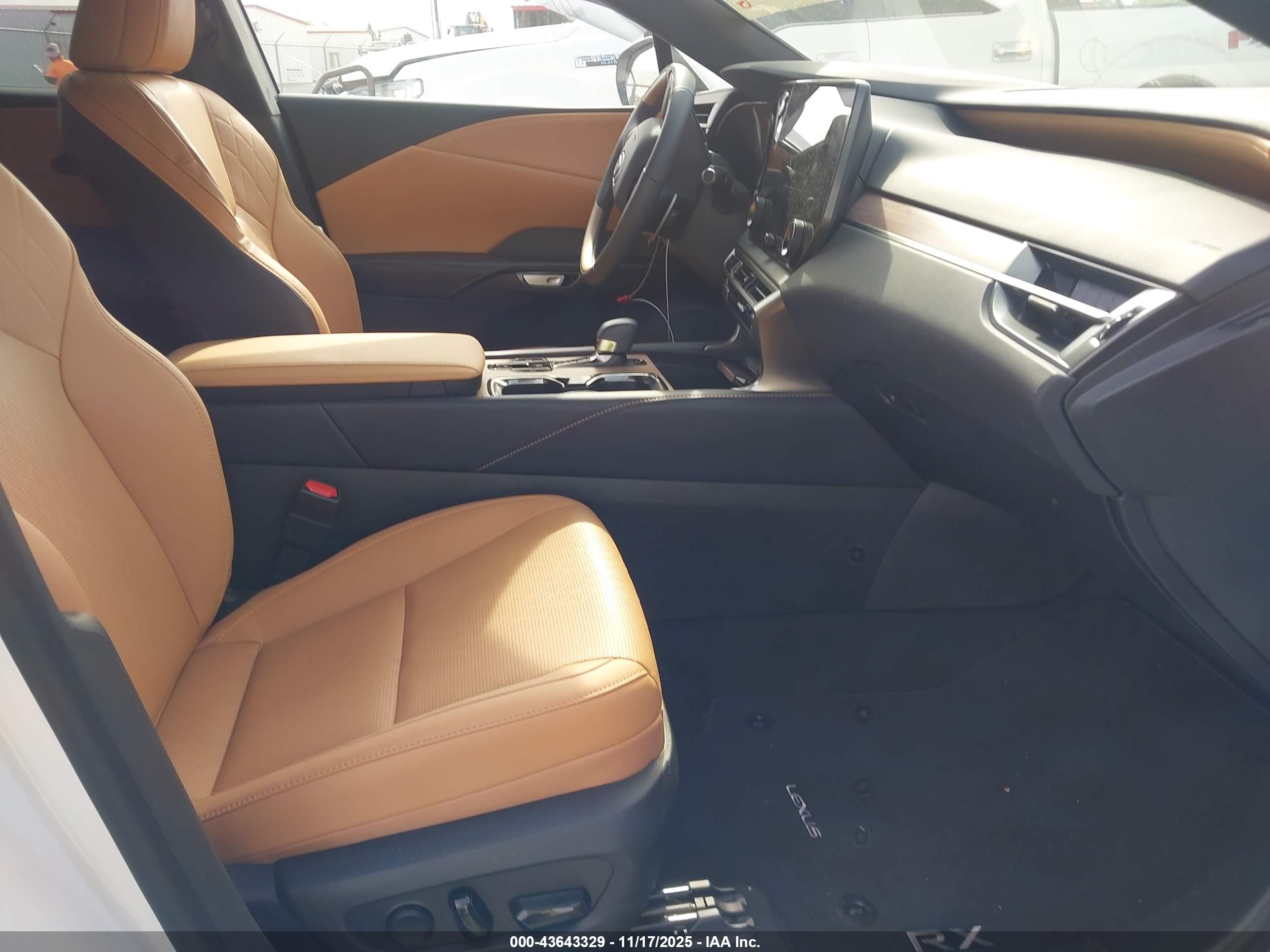 LEXUS RX image 5