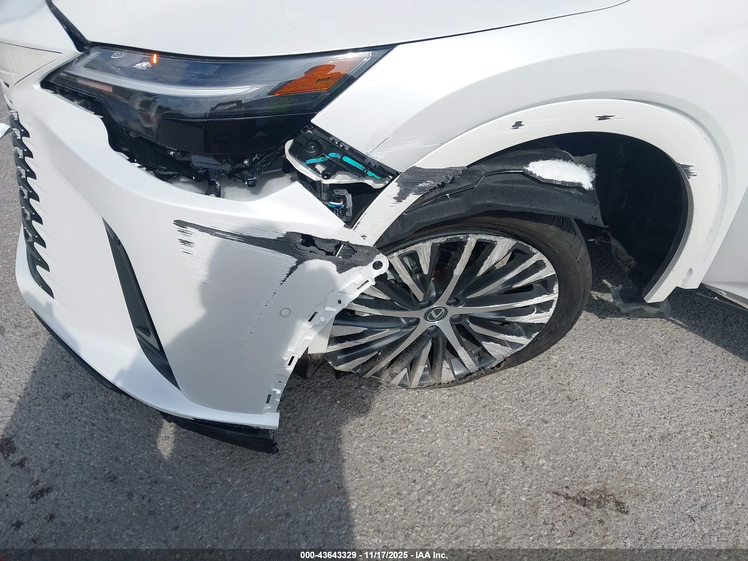LEXUS RX image 6