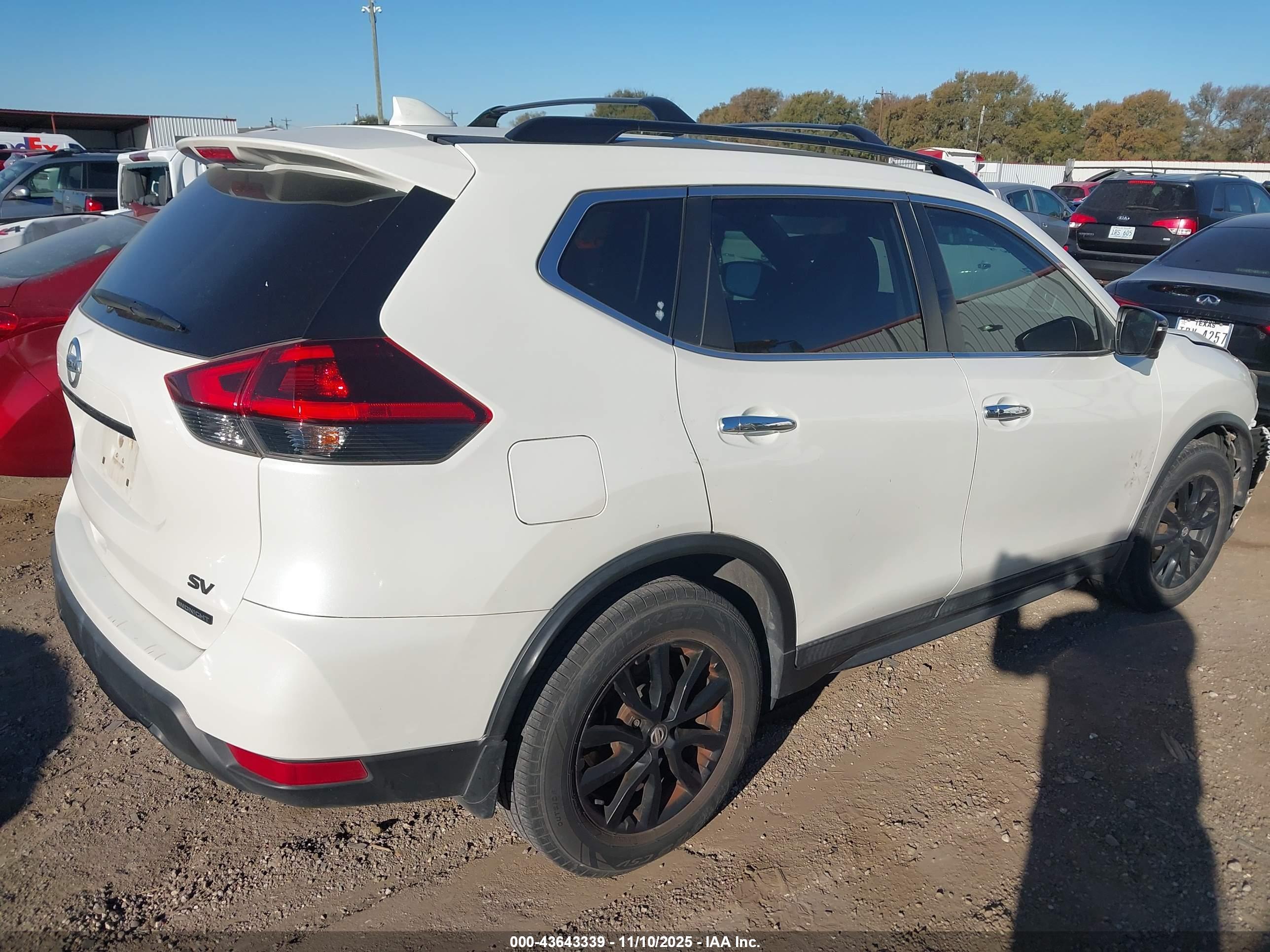 NISSAN ROGUE image 4
