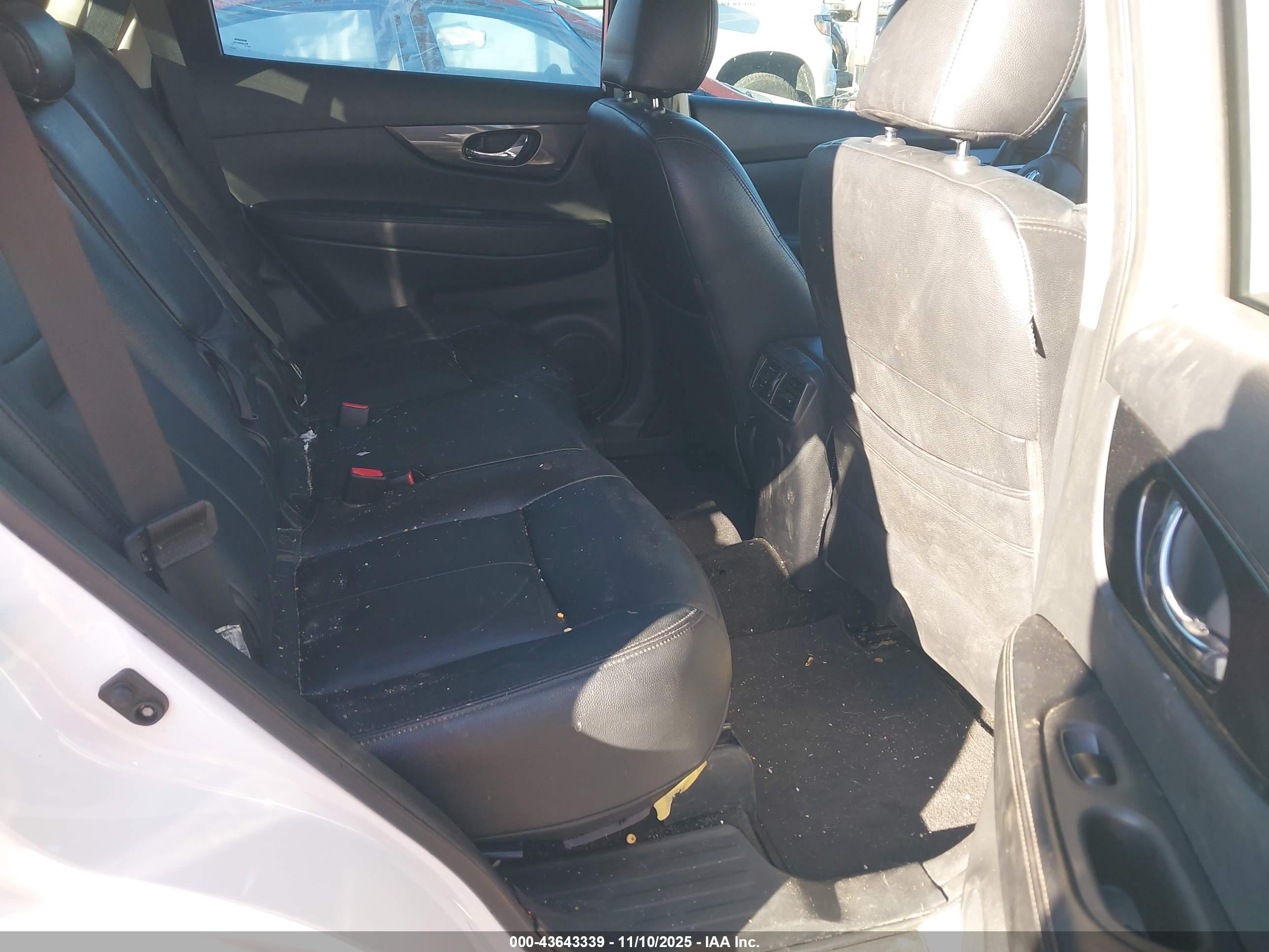 NISSAN ROGUE image 8