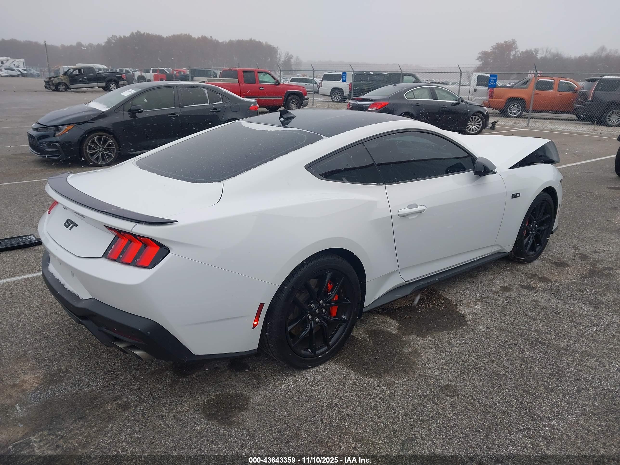 FORD MUSTANG image 4