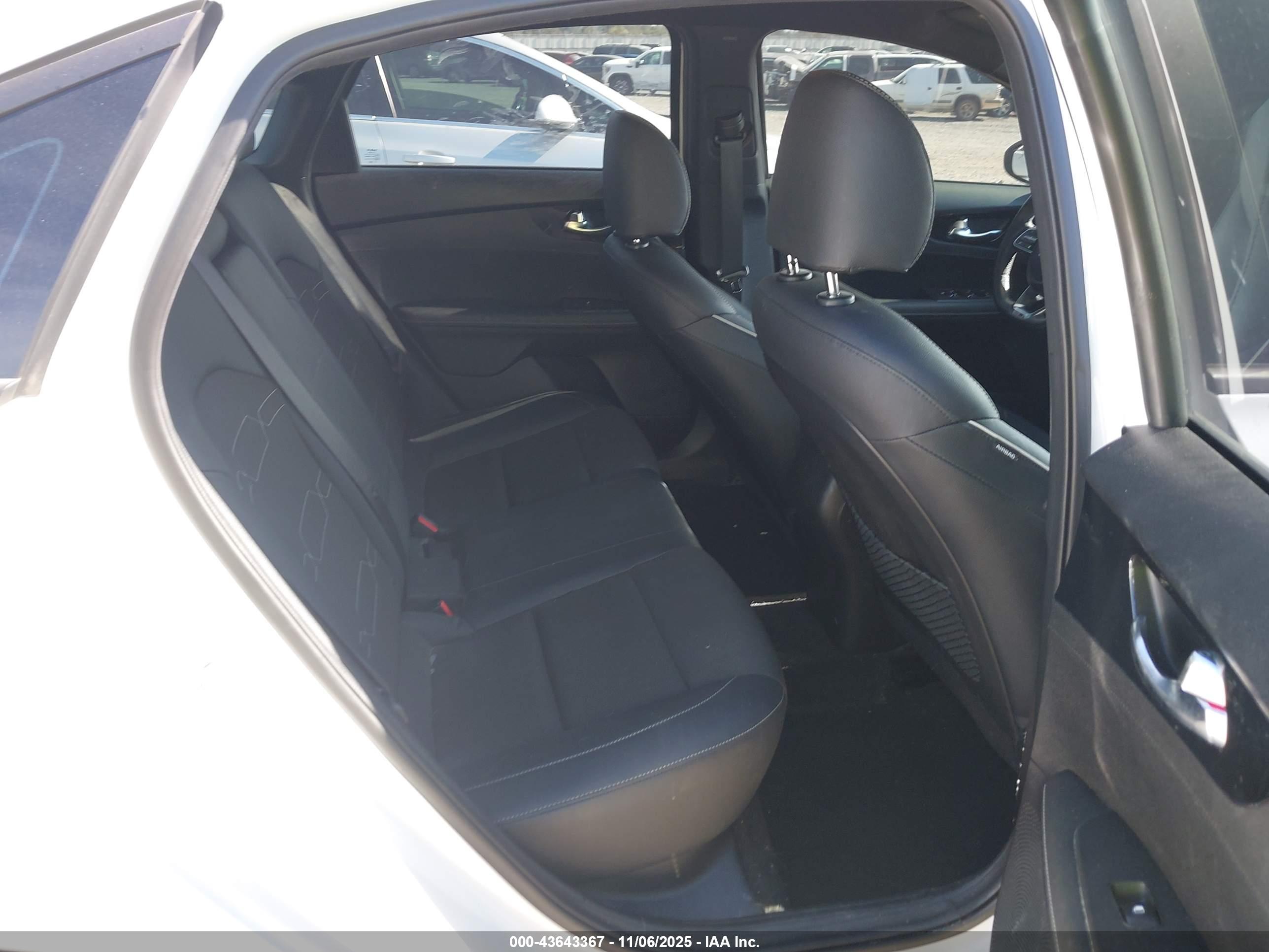 KIA FORTE image 8