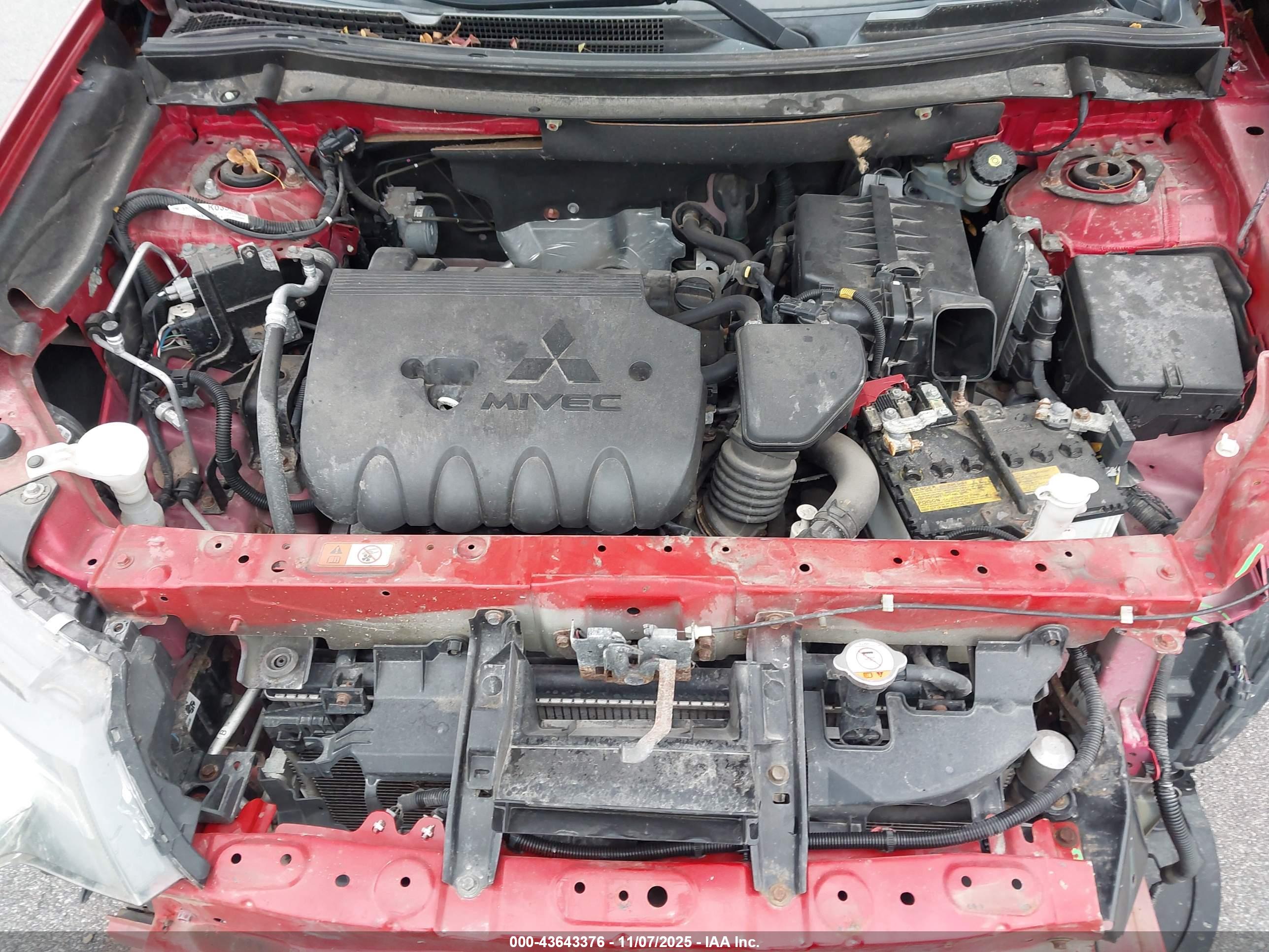 MITSUBISHI OUTLANDER image 10