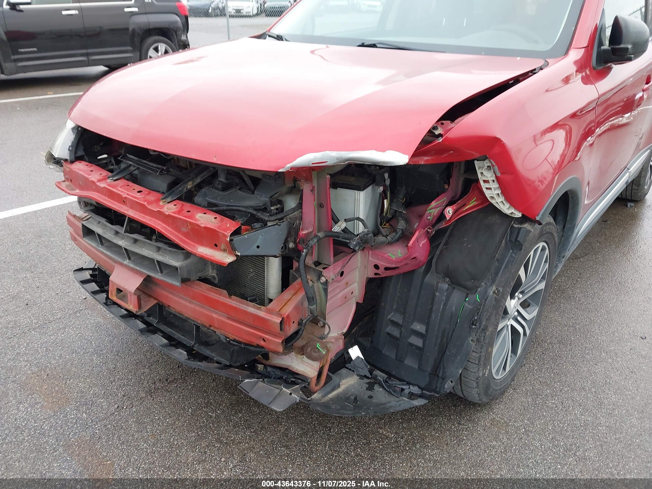MITSUBISHI OUTLANDER image 6