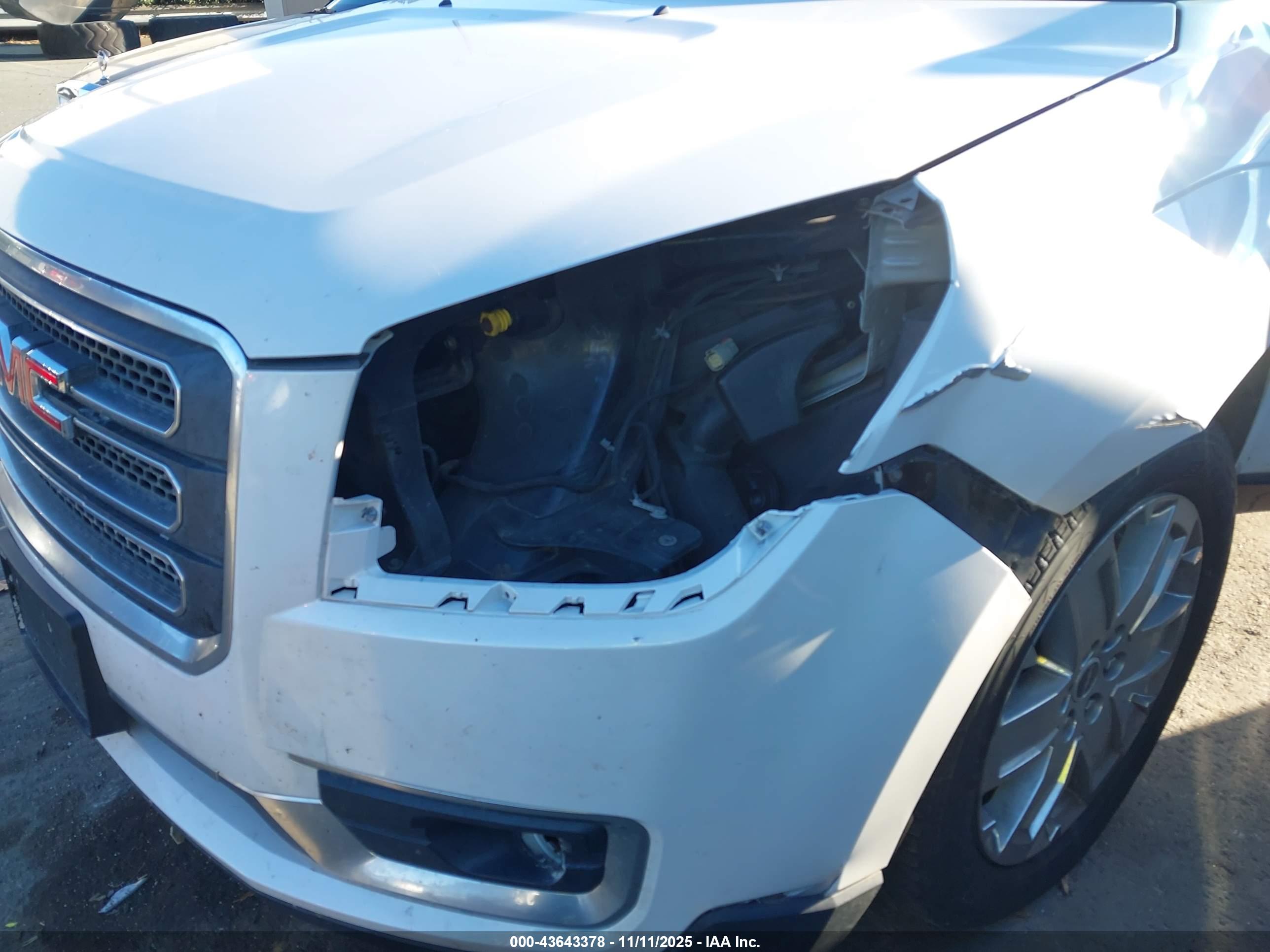GMC ACADIA image 6