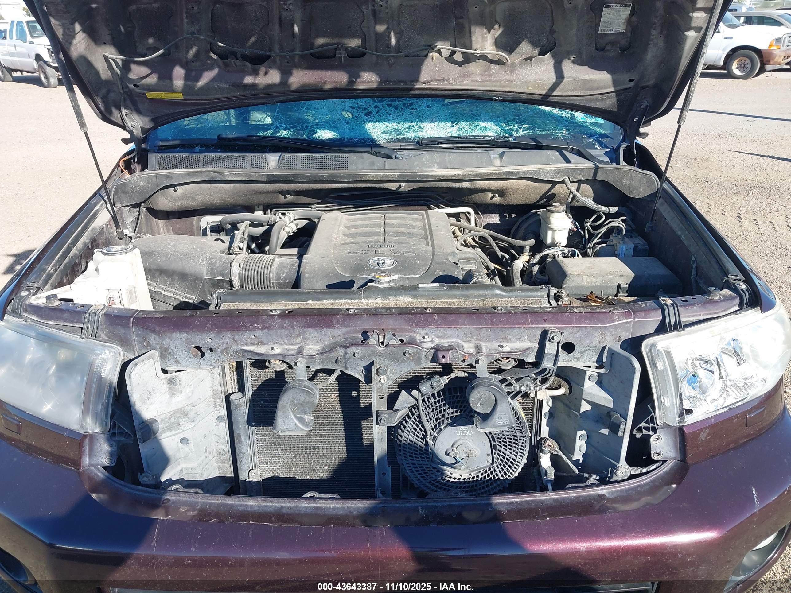 TOYOTA SEQUOIA image 10