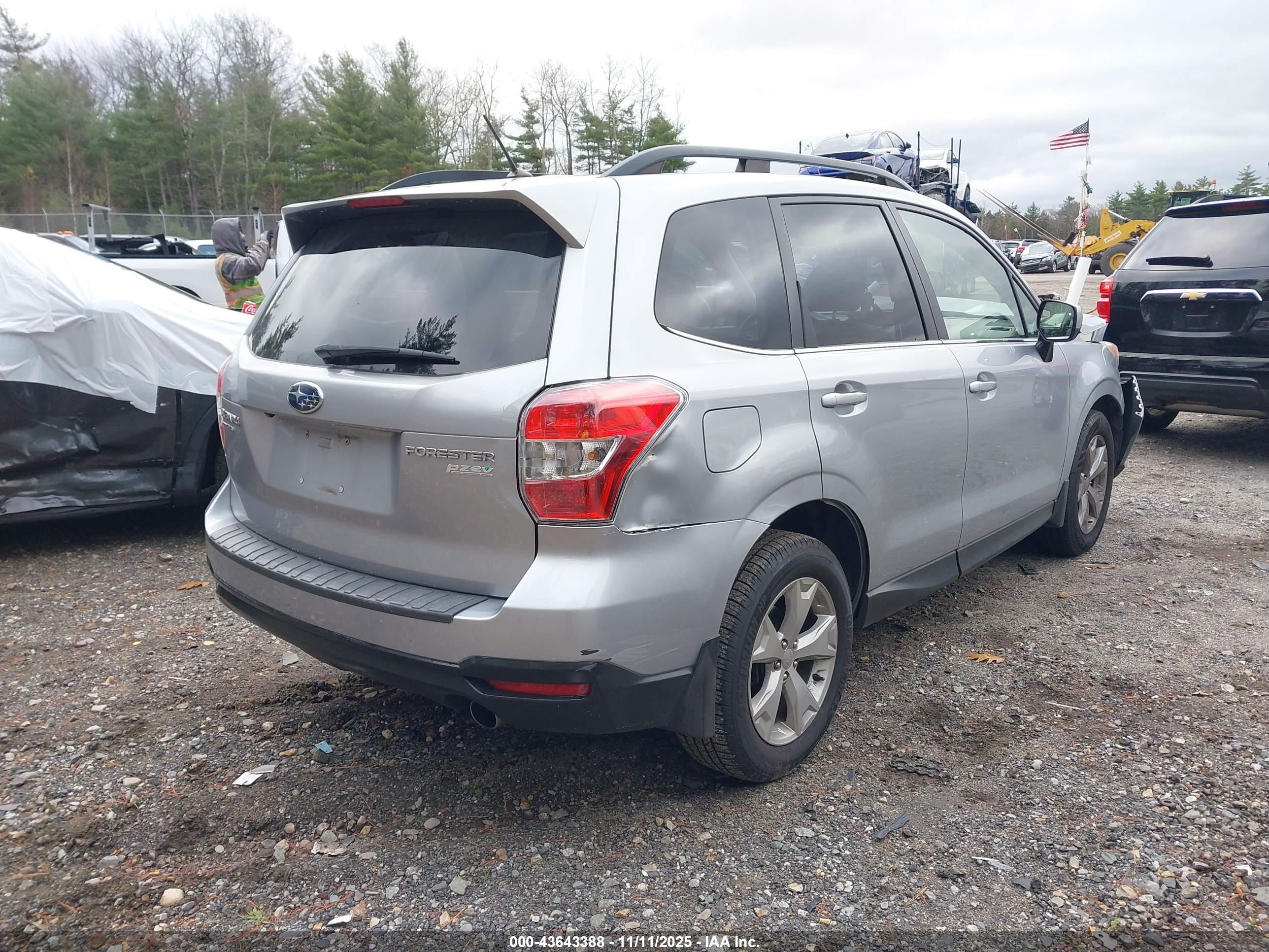 SUBARU FORESTER image 4