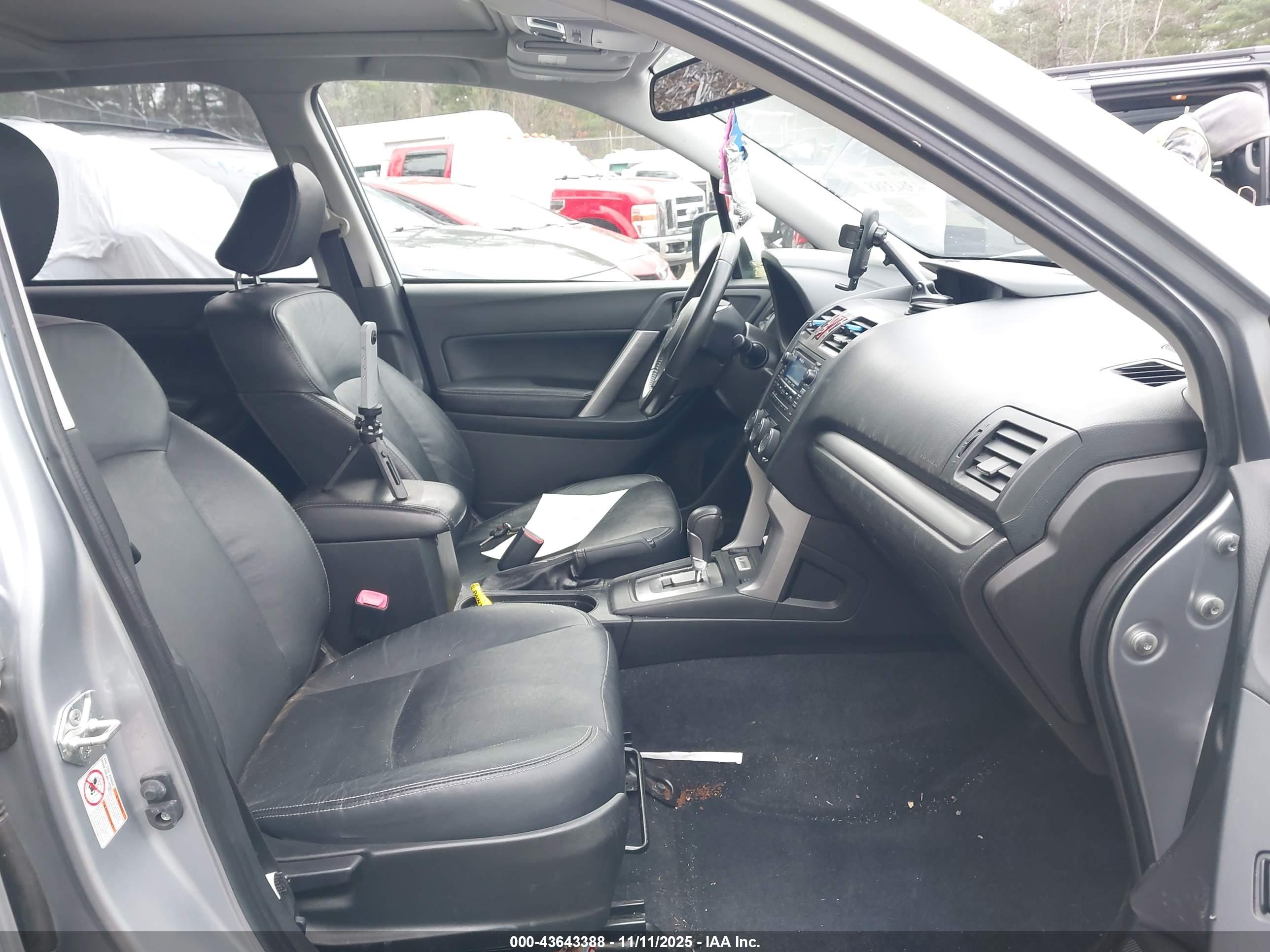 SUBARU FORESTER image 5