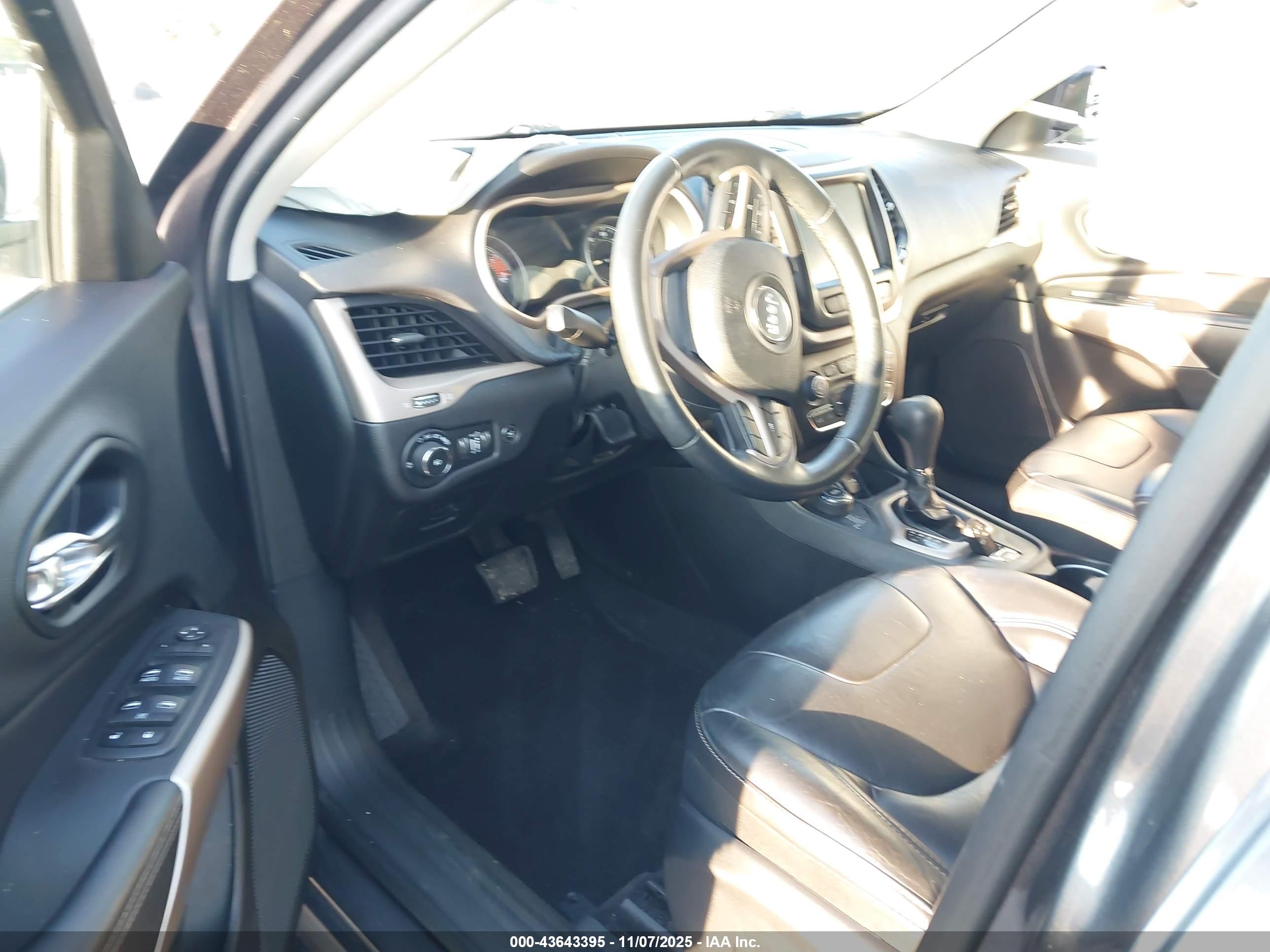 JEEP CHEROKEE image 5