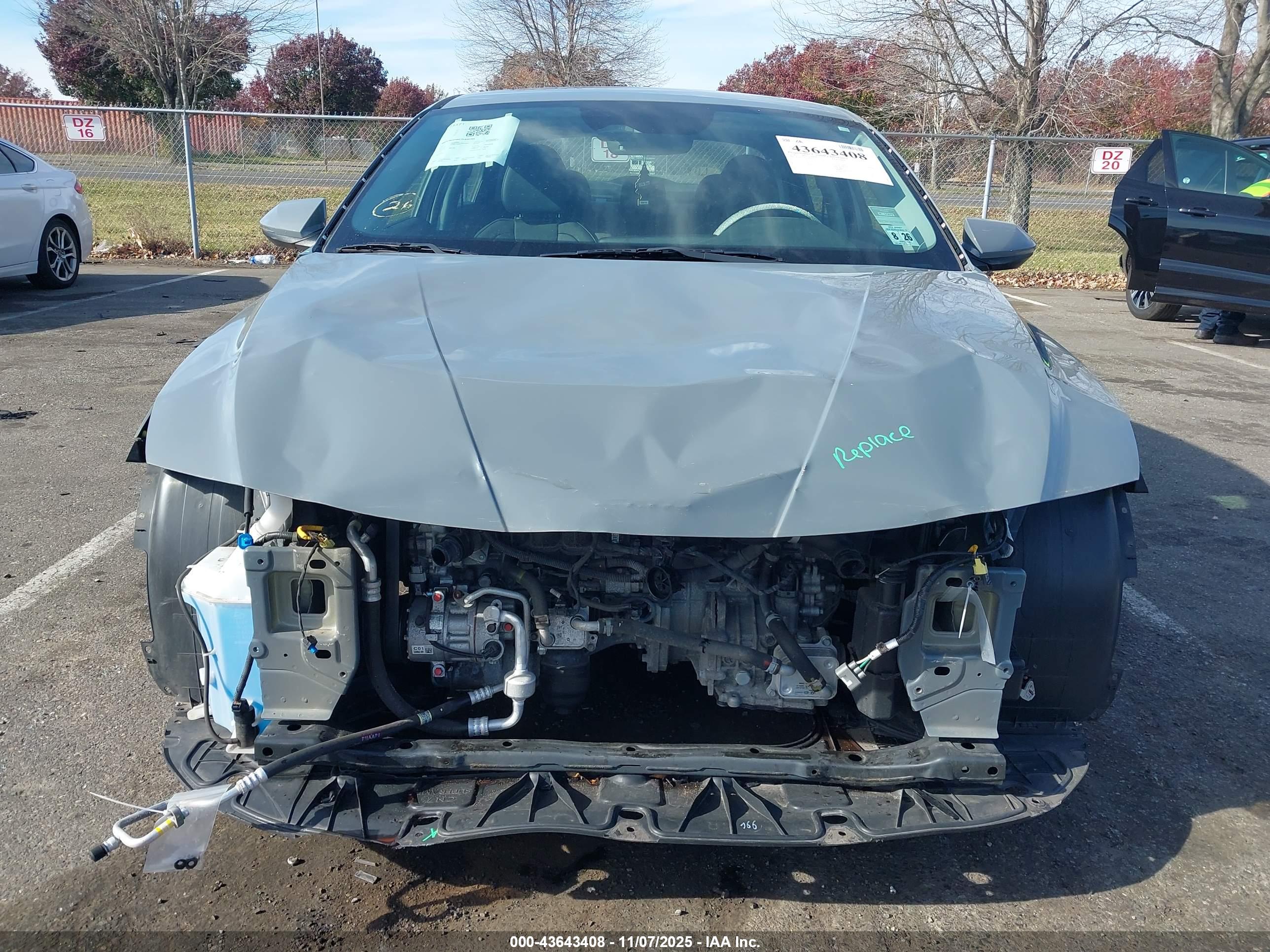 HYUNDAI ELANTRA image 6