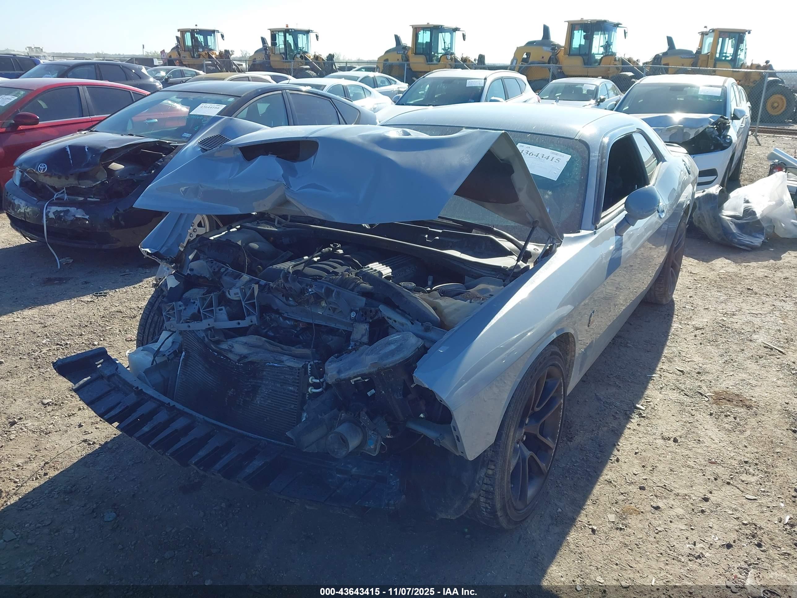 DODGE CHALLENGER image 2