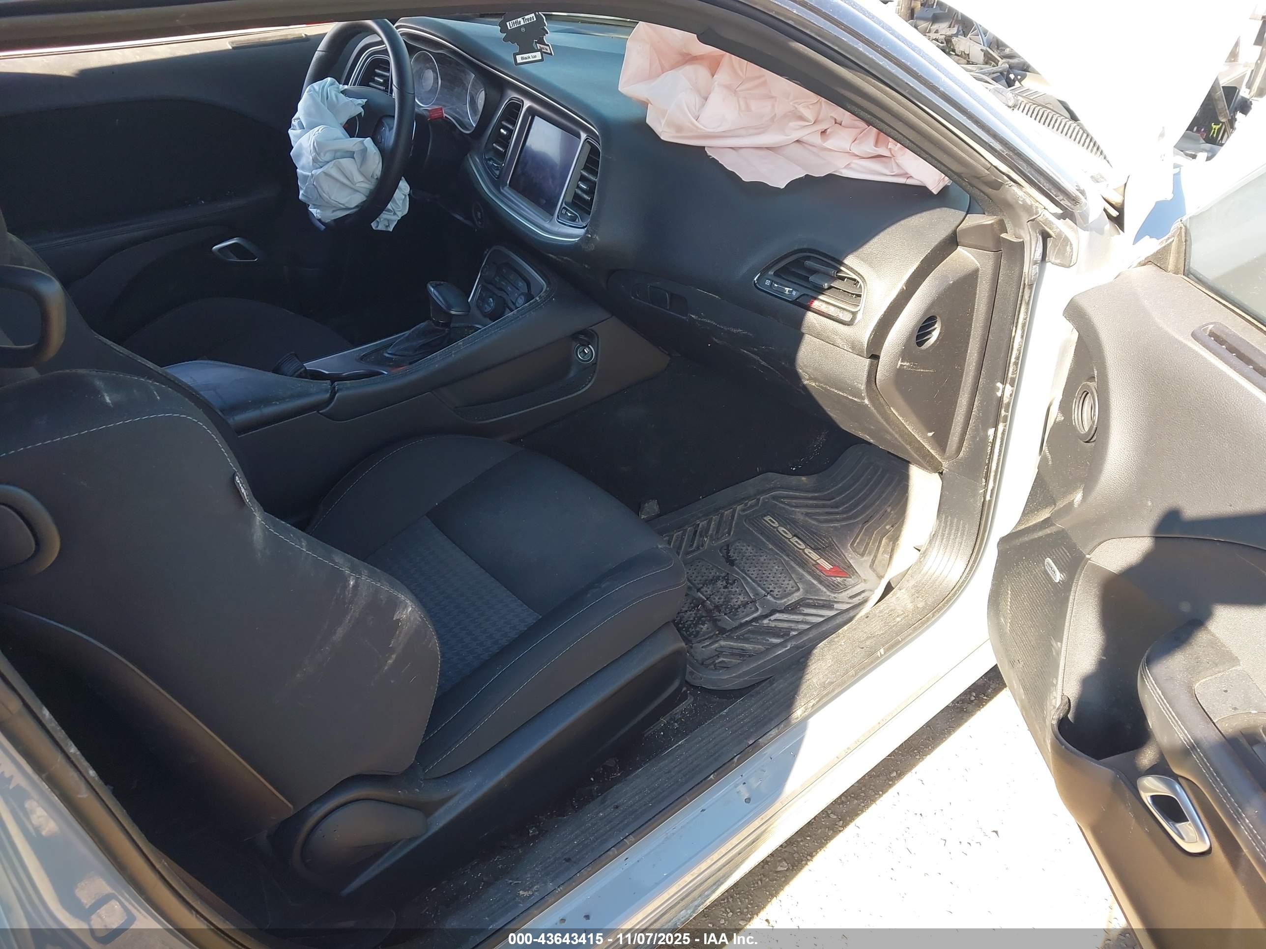 DODGE CHALLENGER image 5