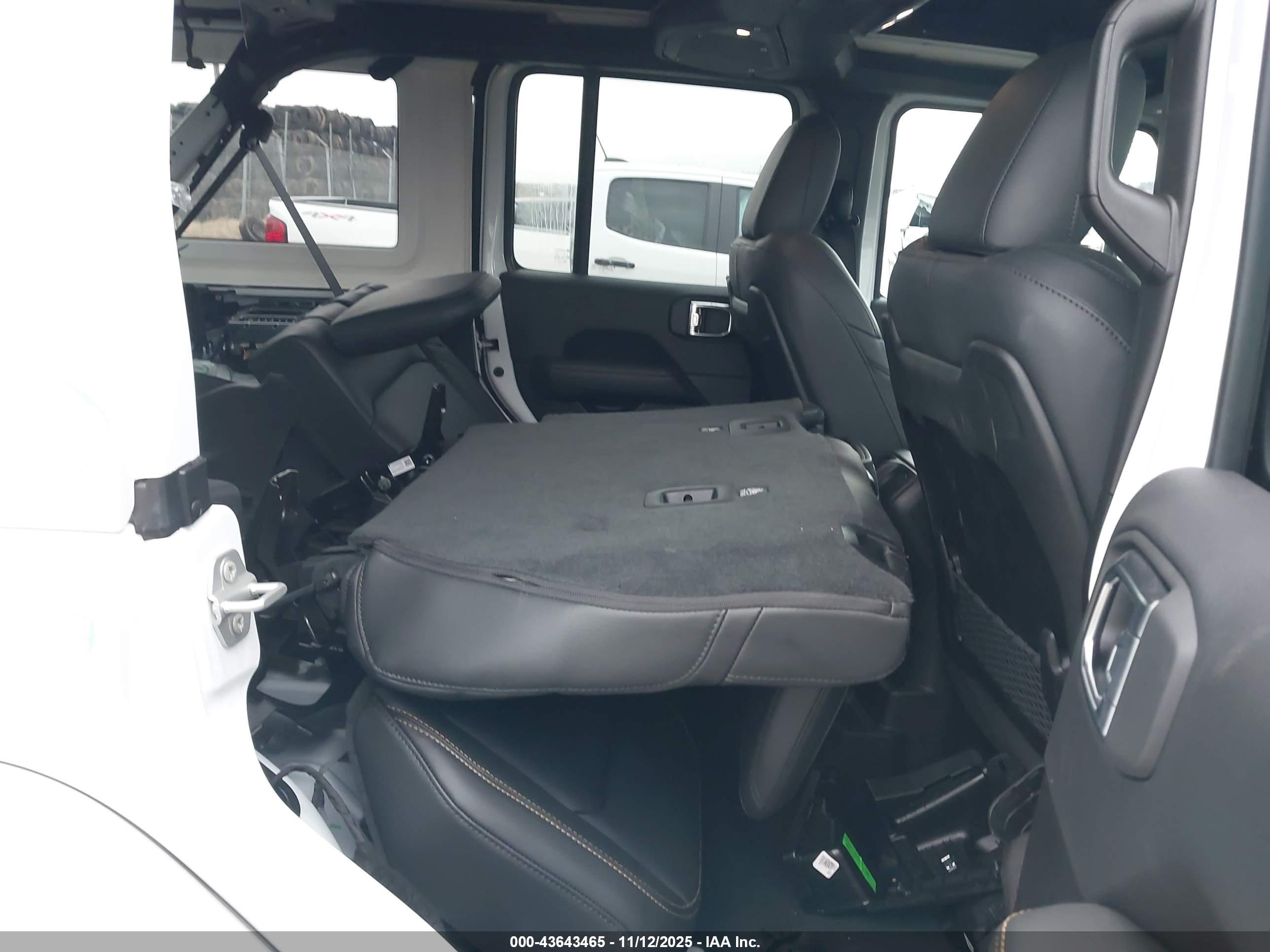 JEEP WRANGLER image 8