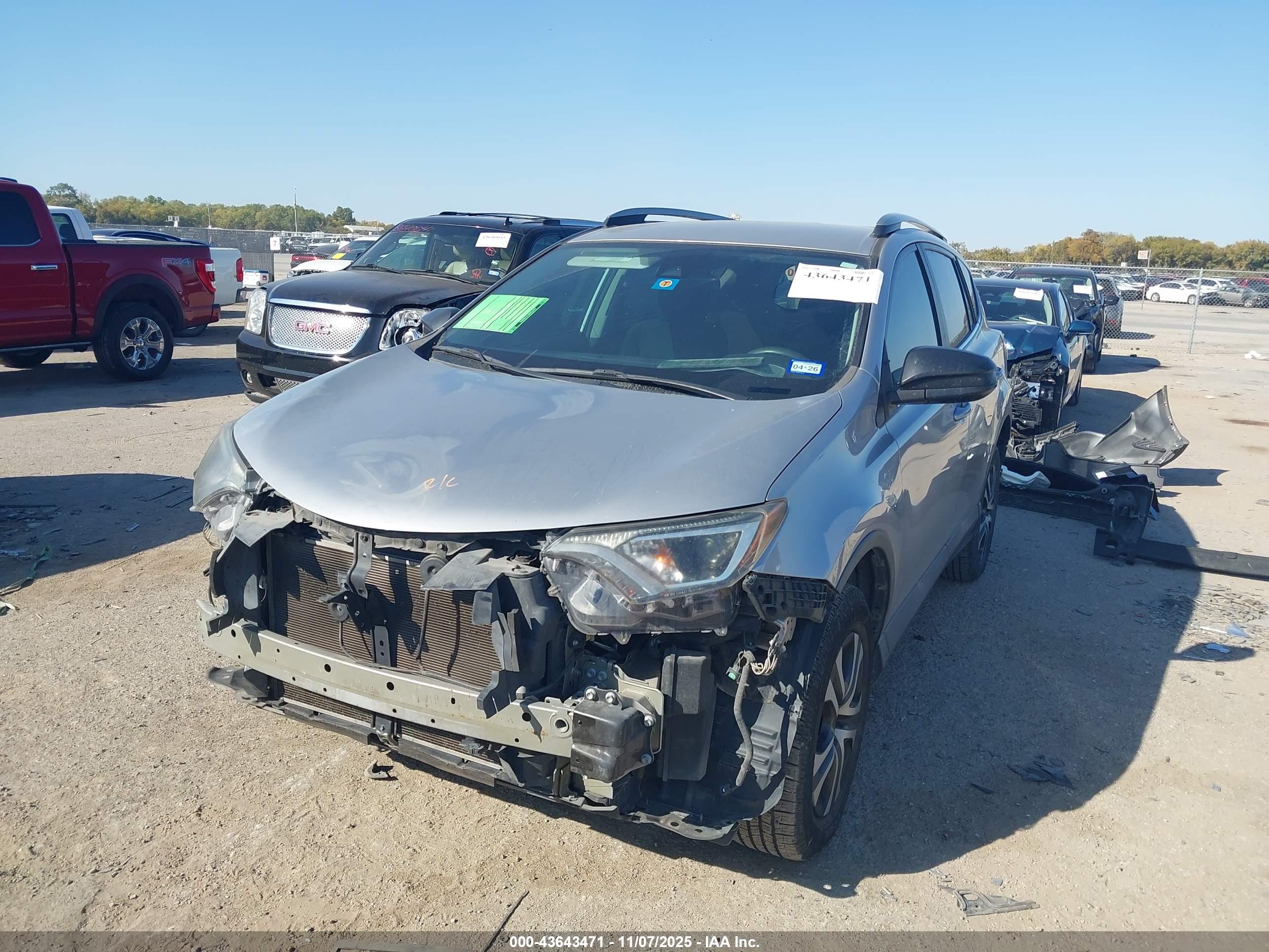 TOYOTA RAV4 image 2