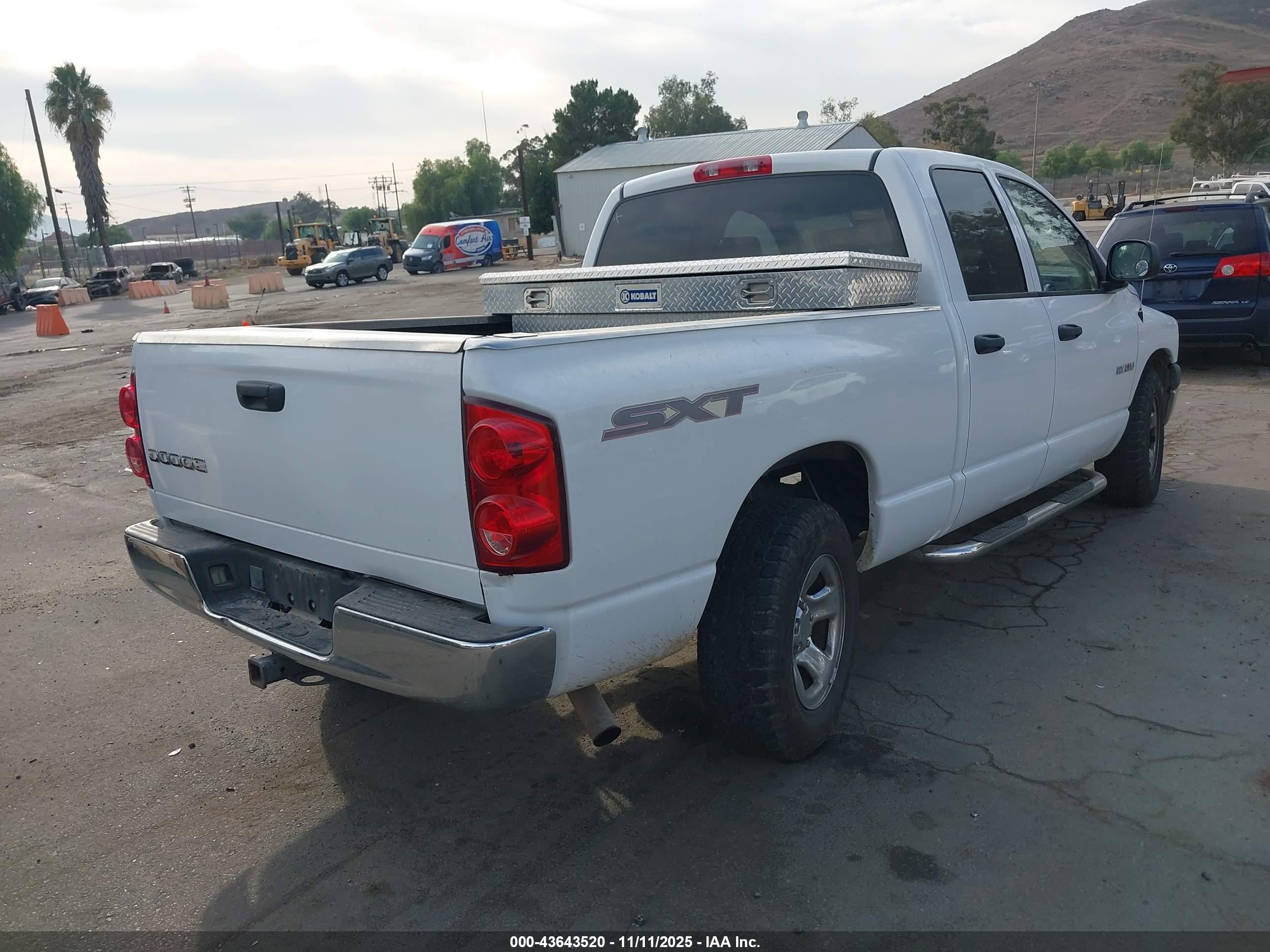 DODGE RAM image 4