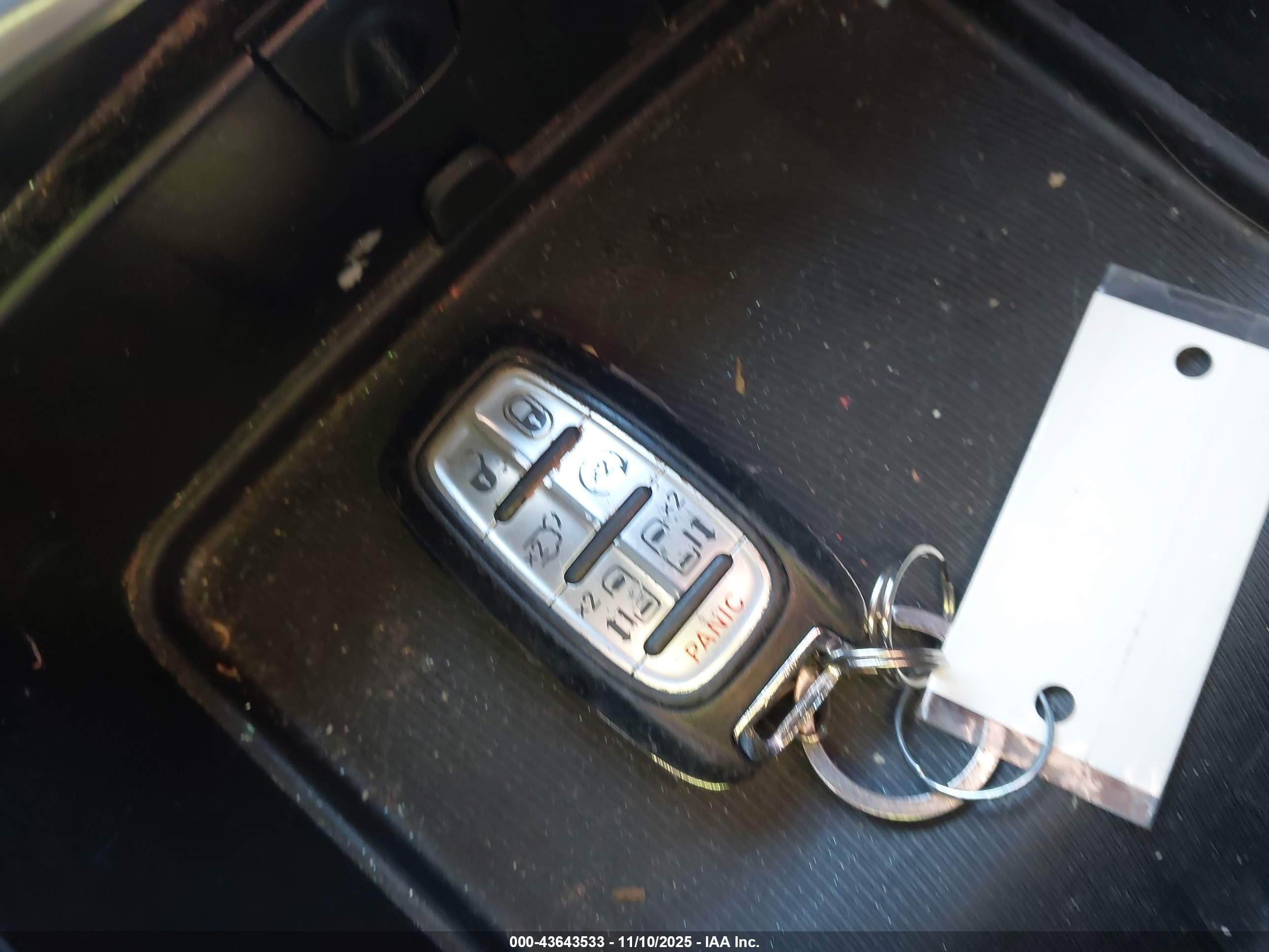 CHRYSLER PACIFICA image 11