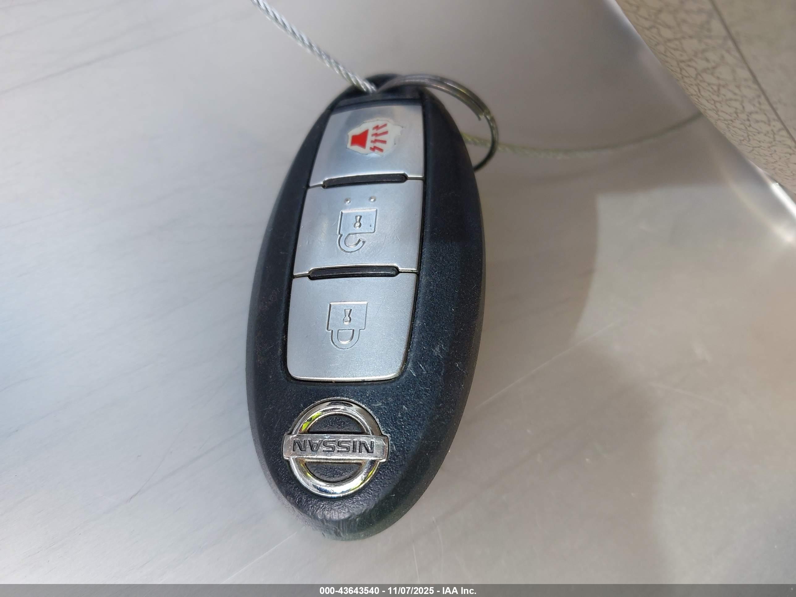 NISSAN ROGUE image 11