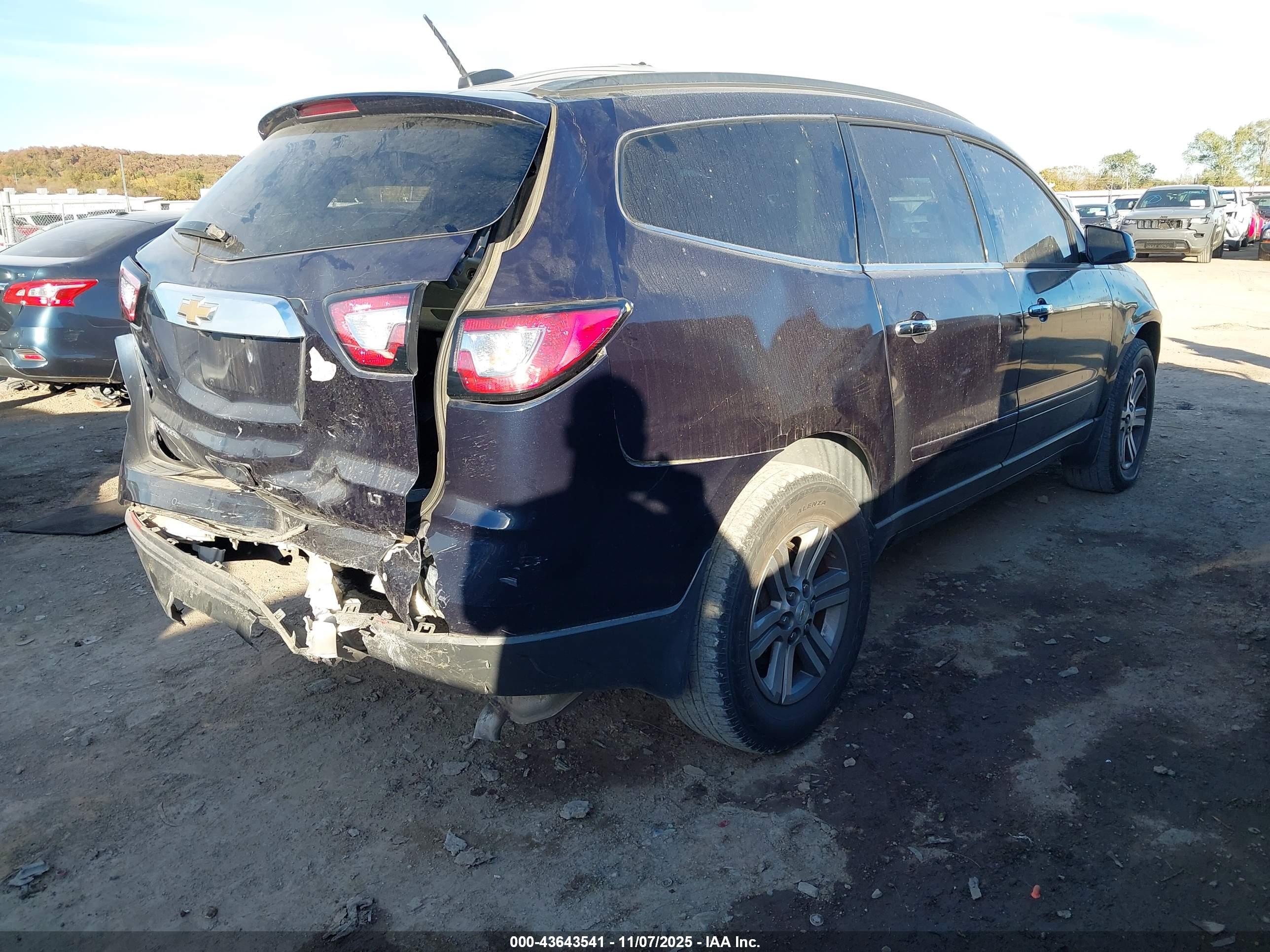 CHEVROLET TRAVERSE image 4