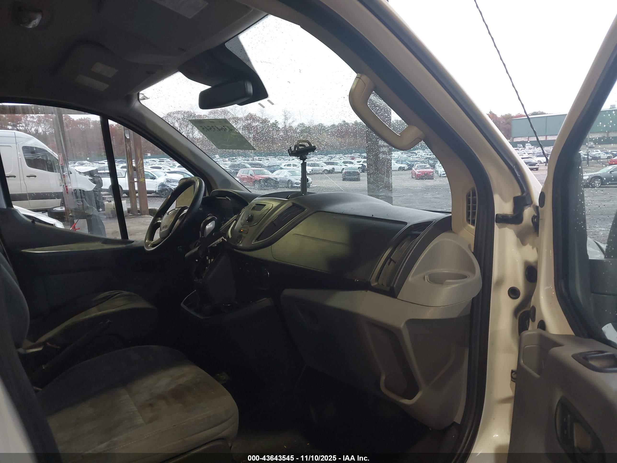 FORD TRANSIT-250 image 5