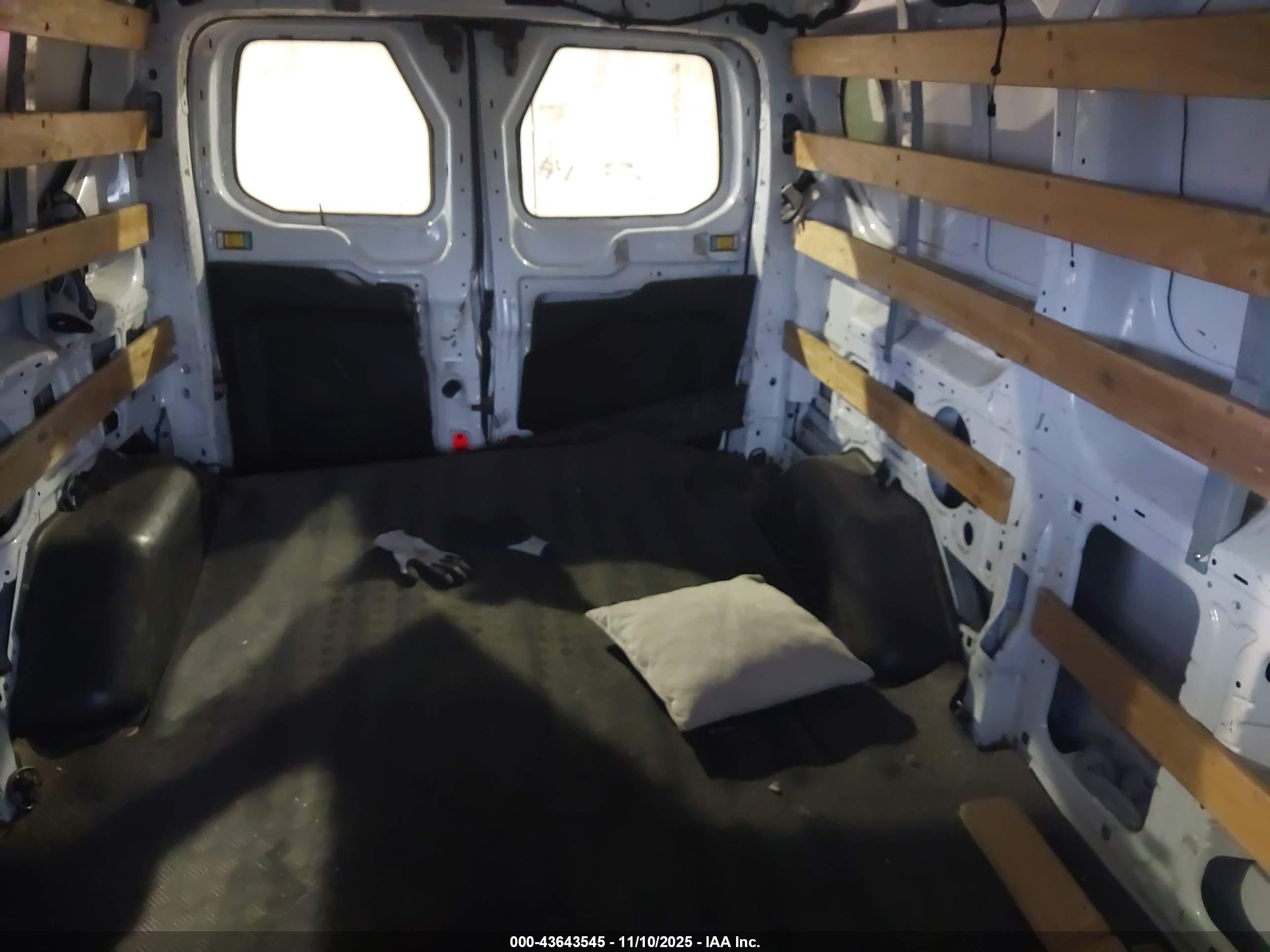 FORD TRANSIT-250 image 8
