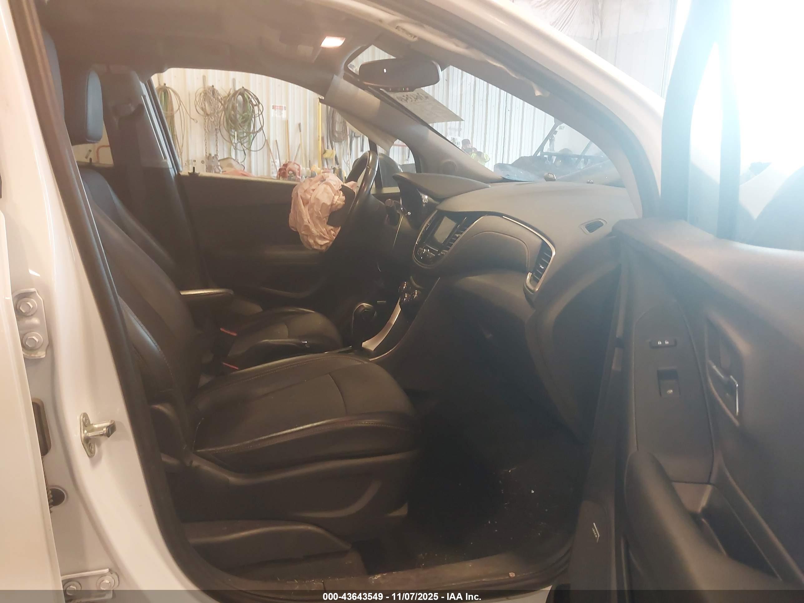 CHEVROLET TRAX image 5