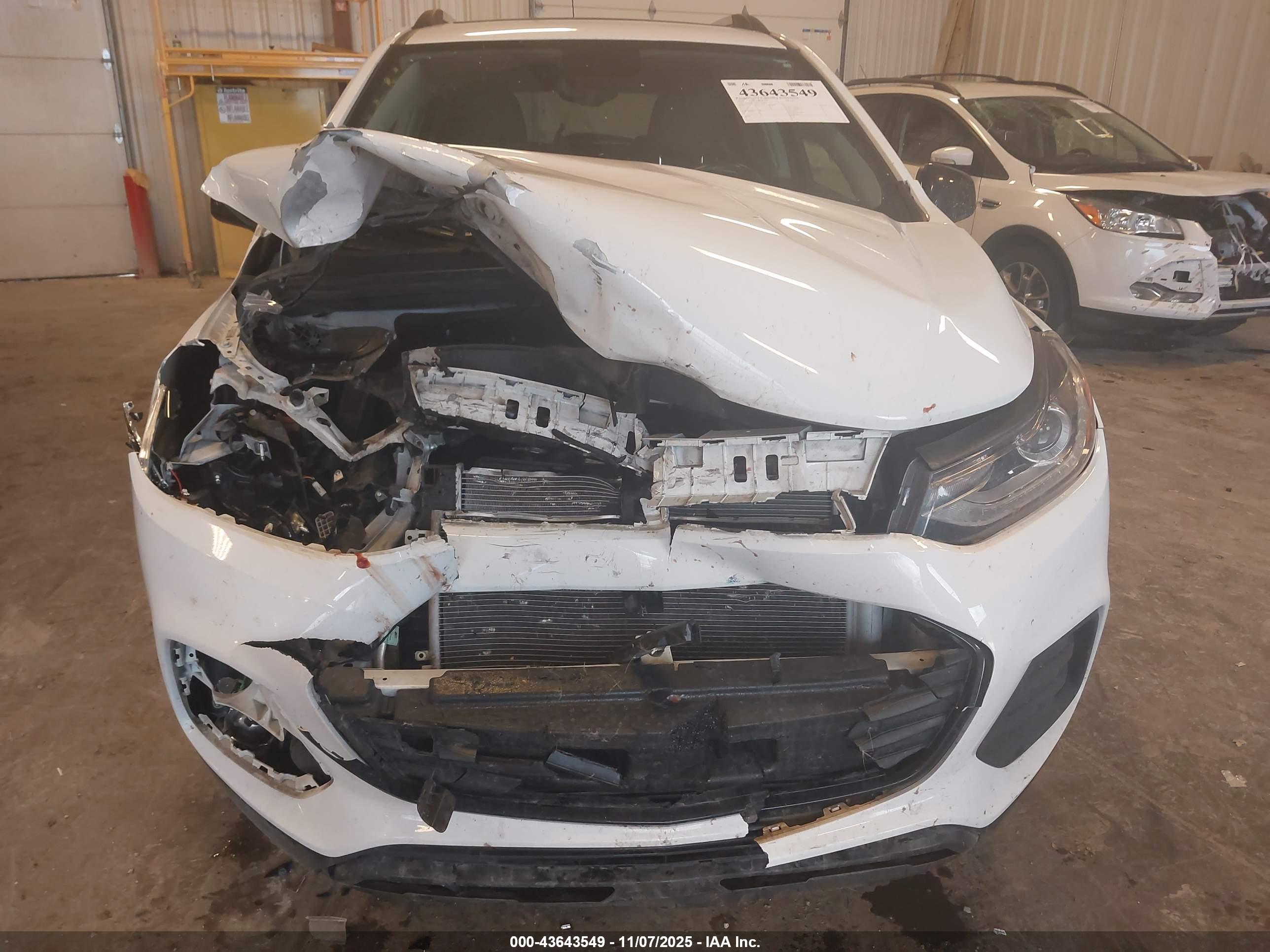 CHEVROLET TRAX image 6