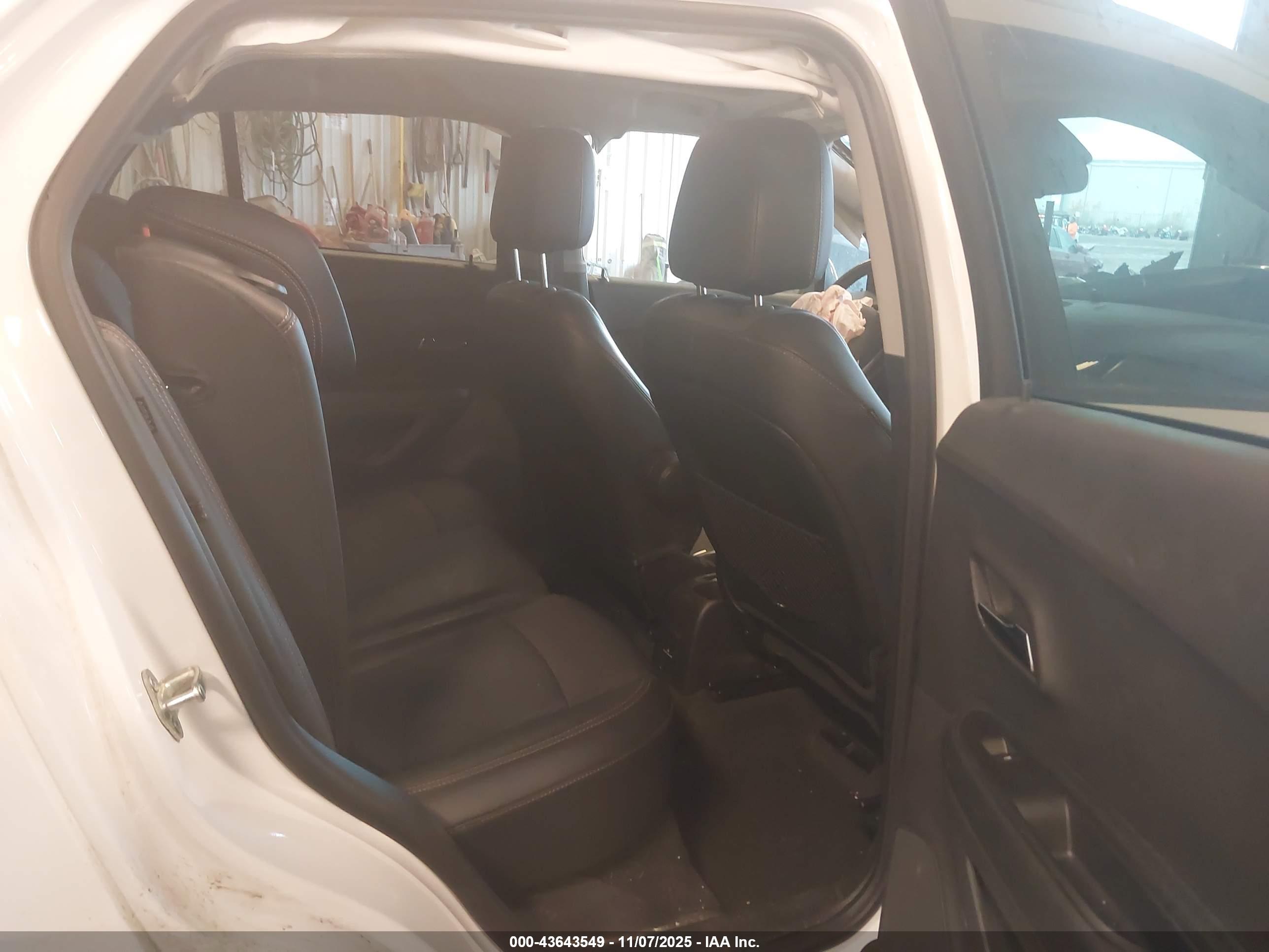 CHEVROLET TRAX image 8
