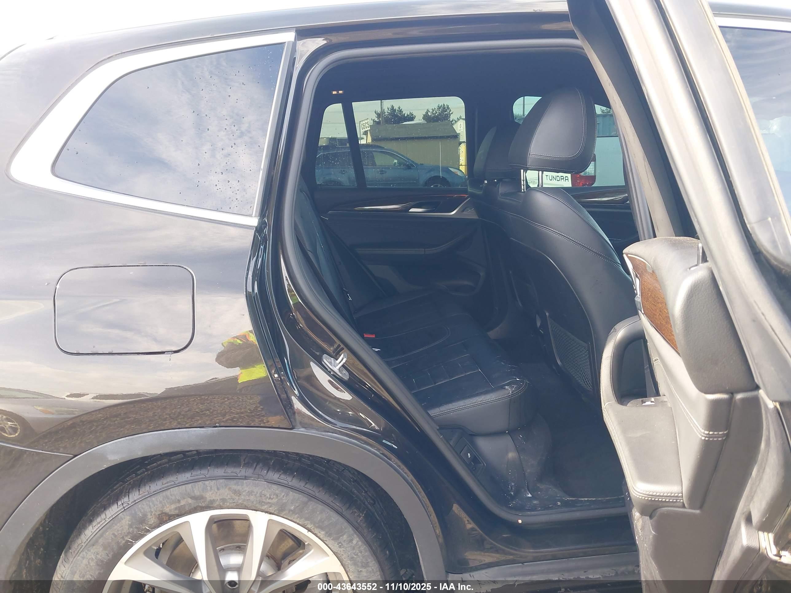 BMW X3 image 8