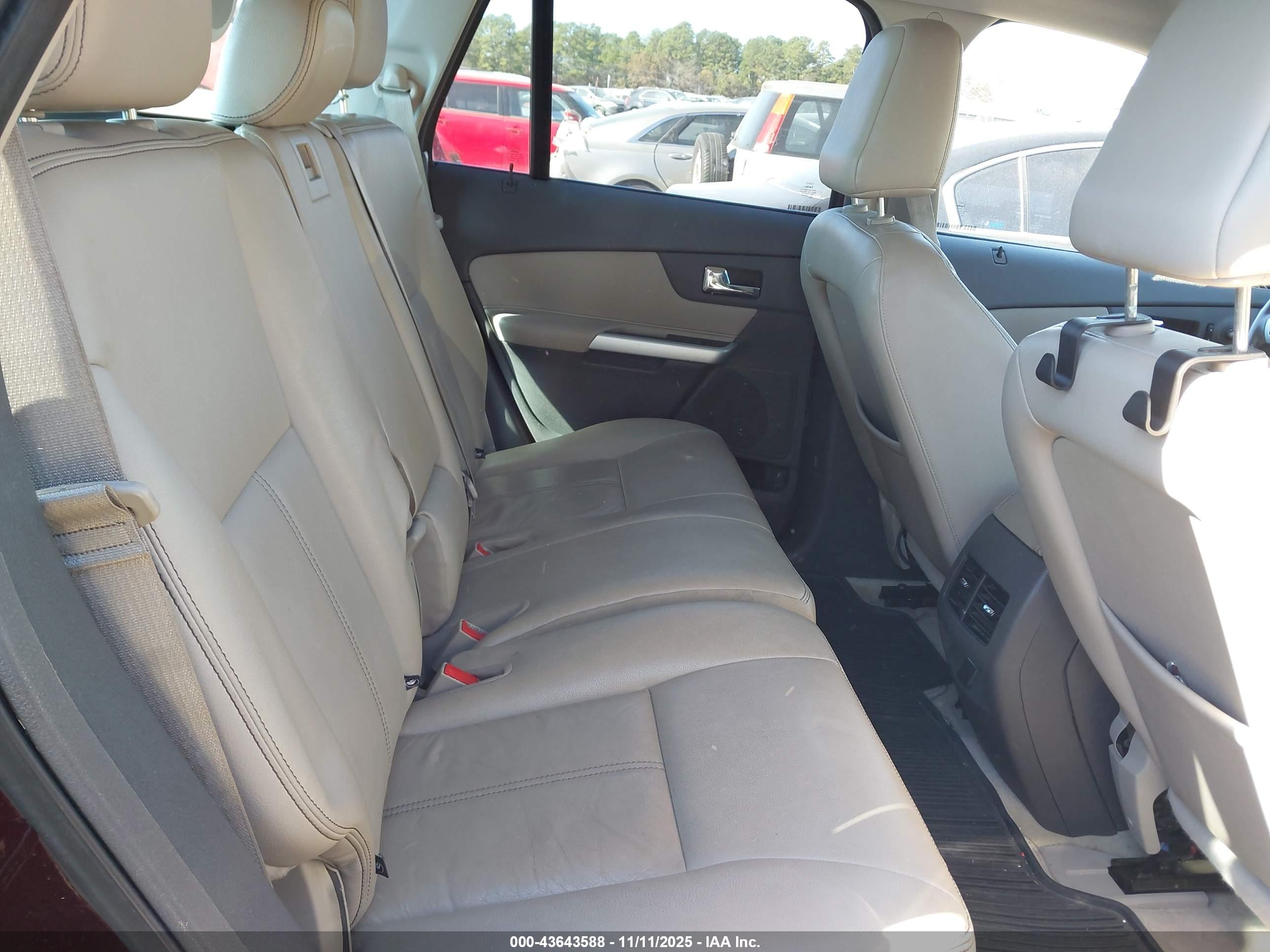 FORD EDGE image 8