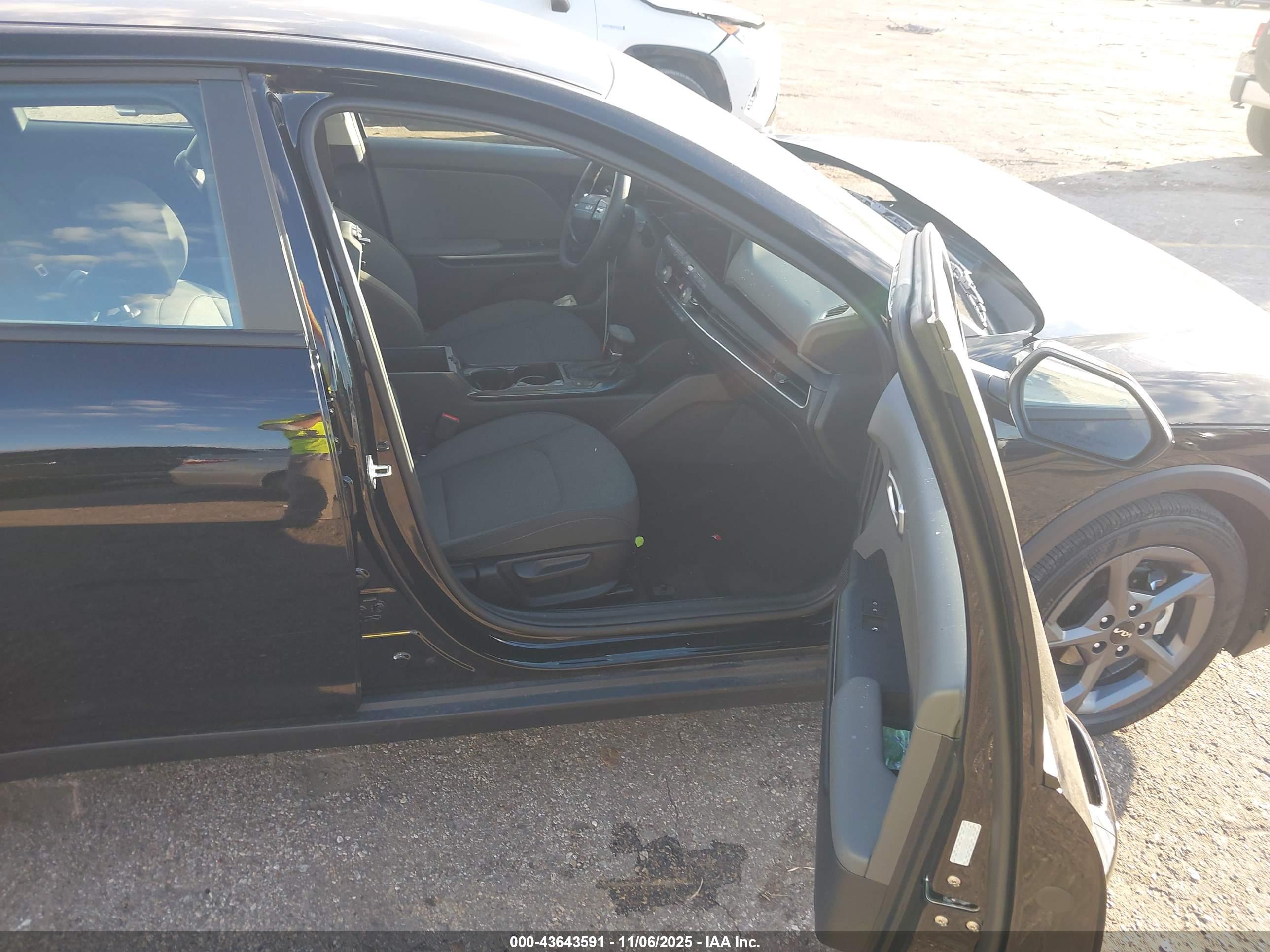 KIA K4 image 5