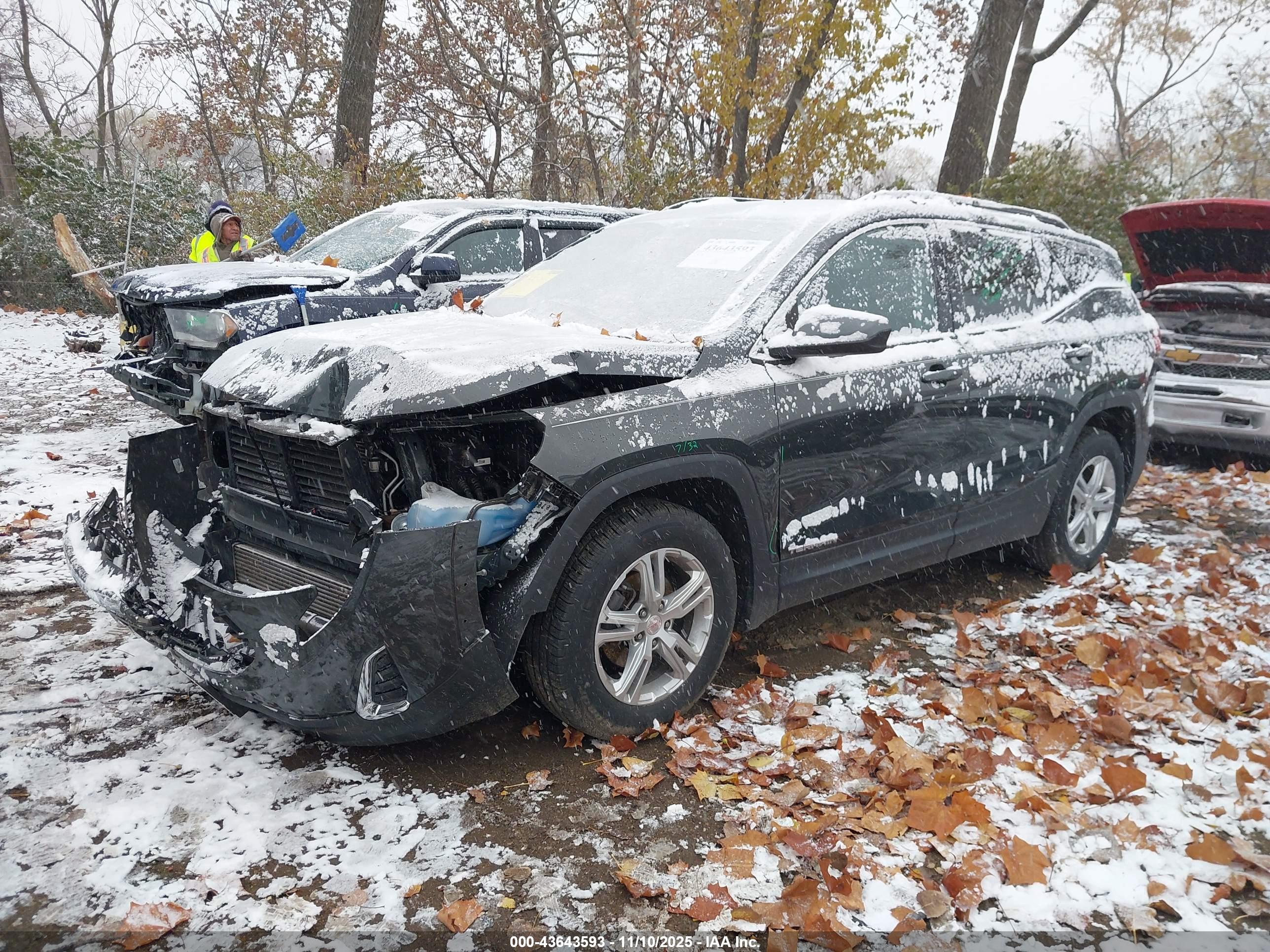 GMC TERRAIN image 2