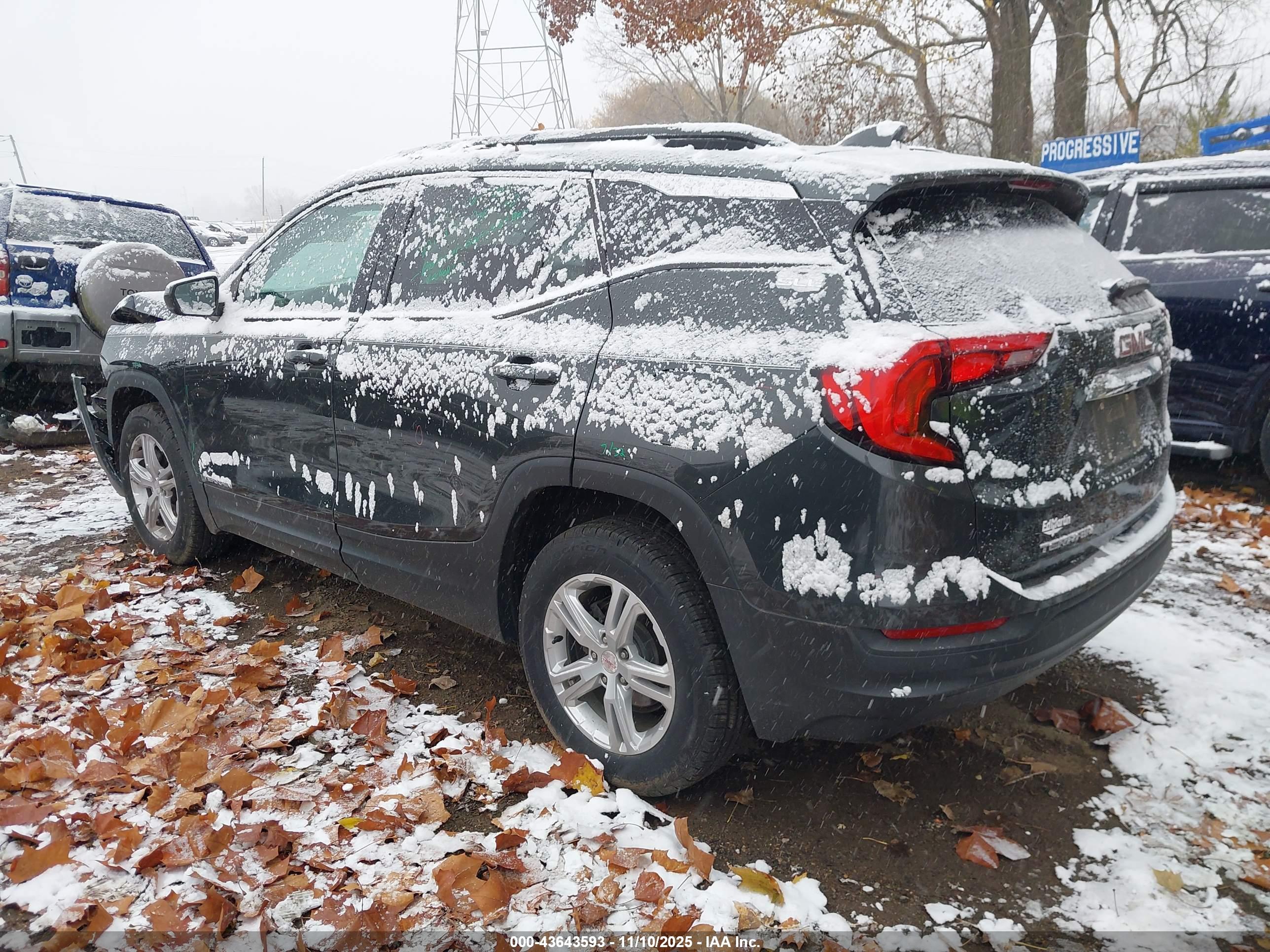 GMC TERRAIN image 3