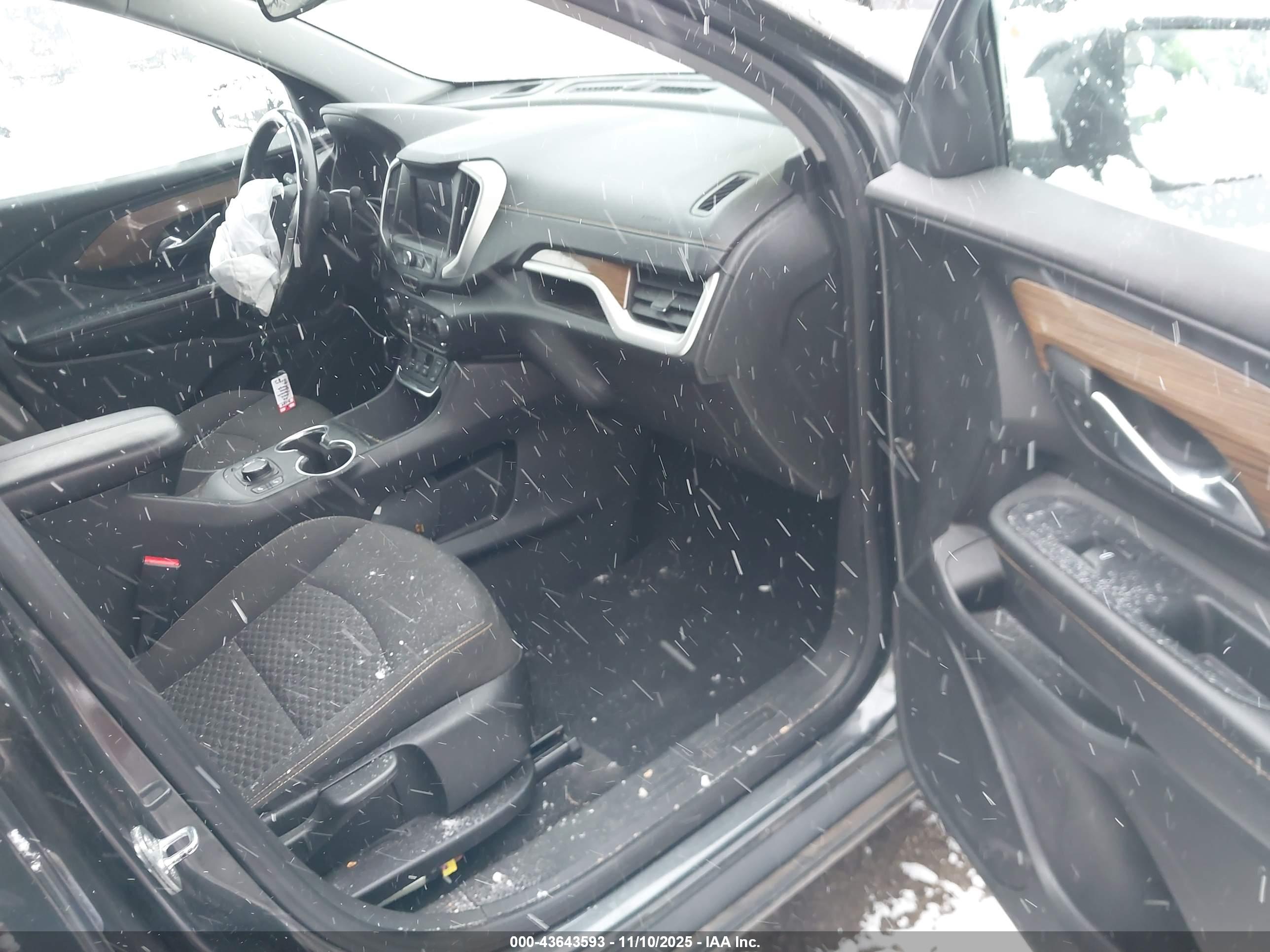 GMC TERRAIN image 5