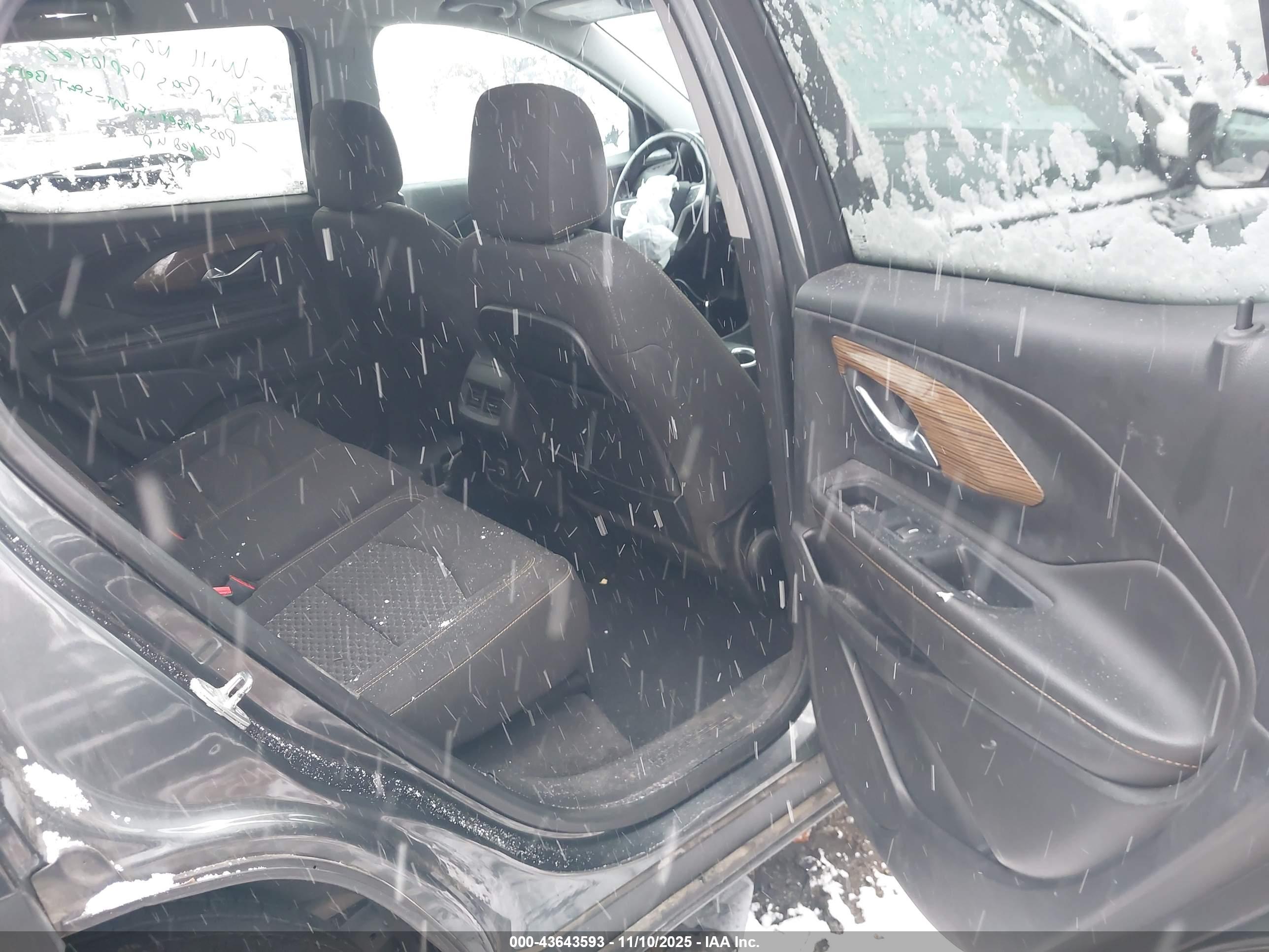 GMC TERRAIN image 8