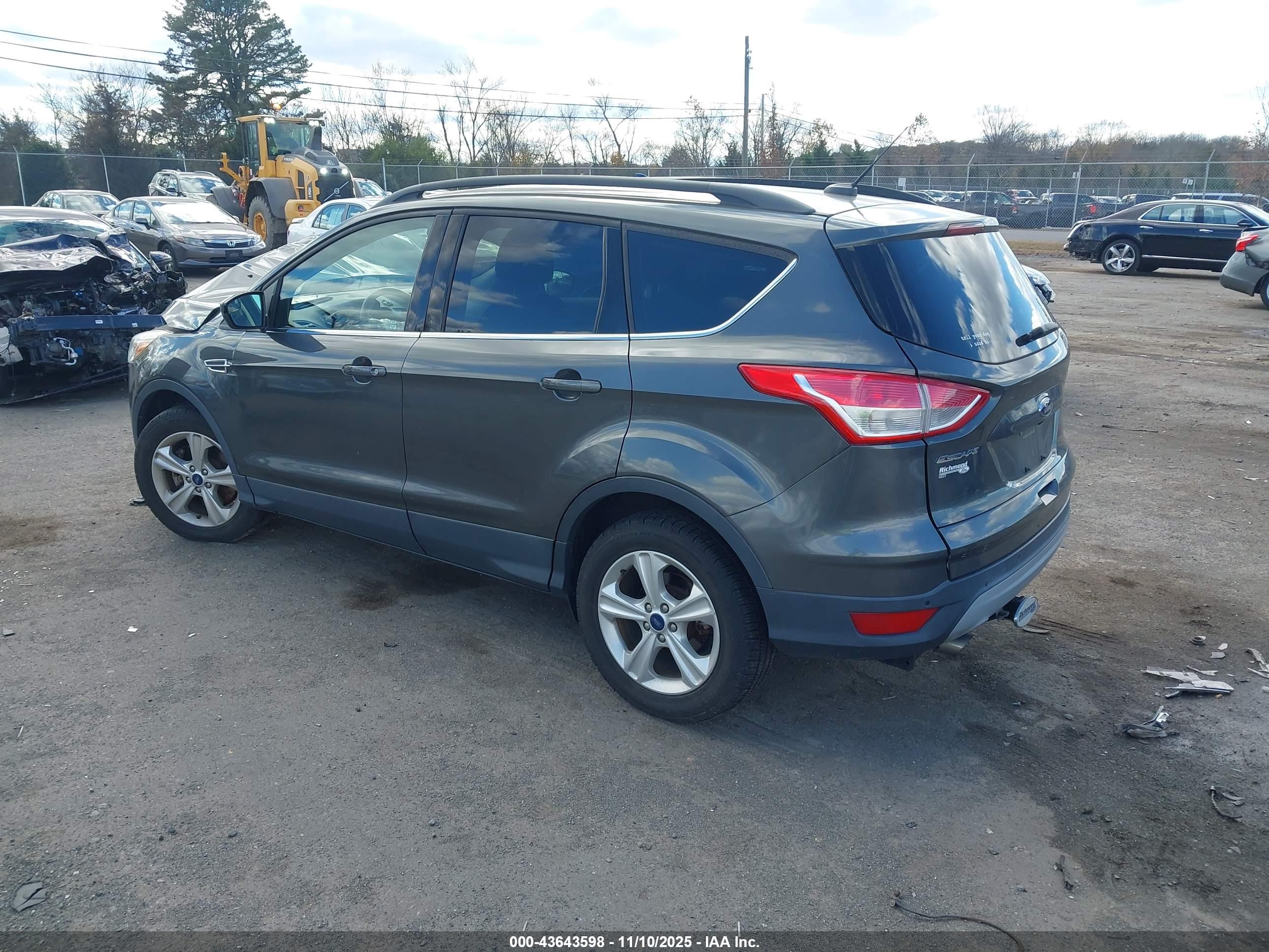 FORD ESCAPE image 3