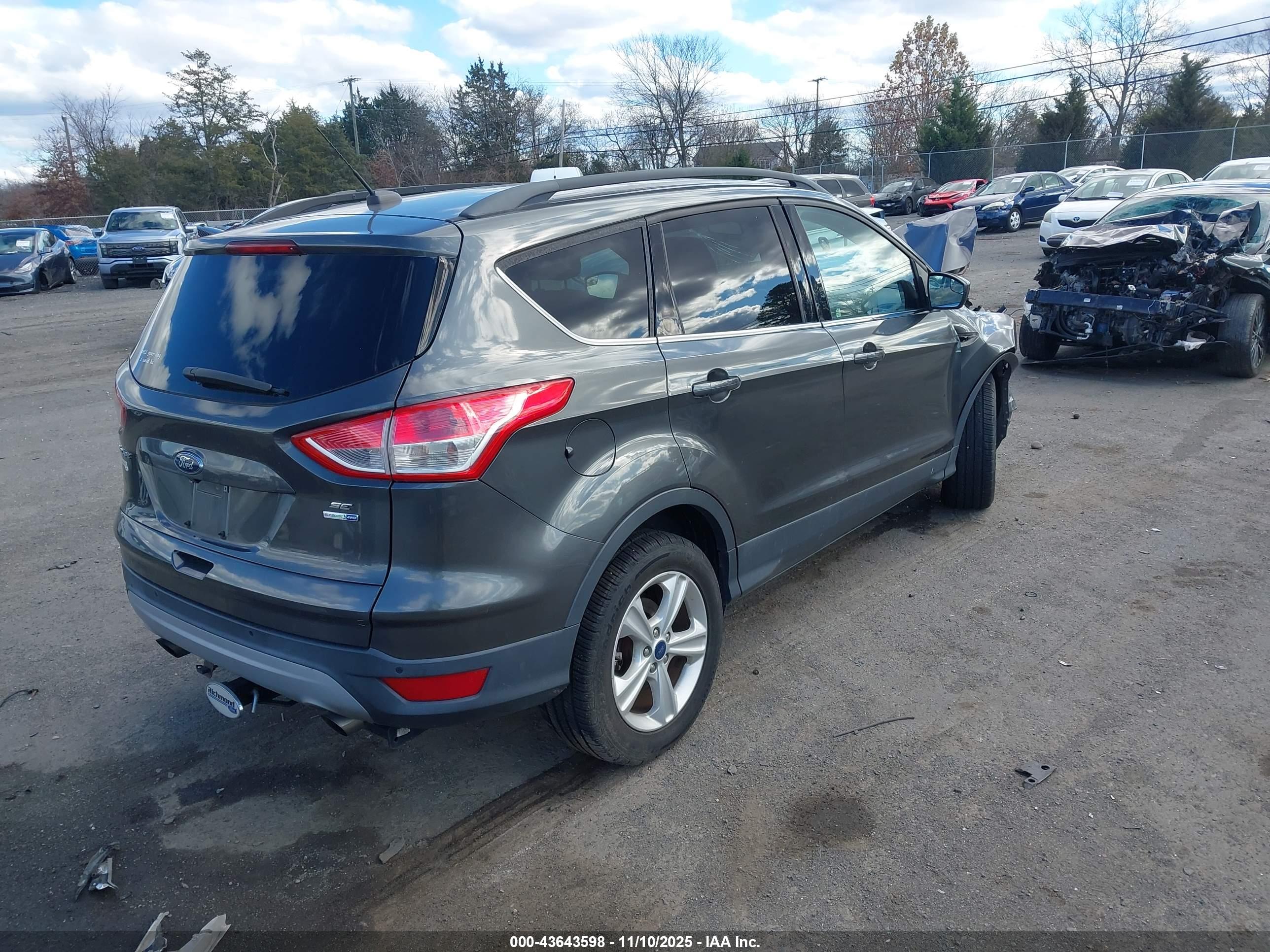 FORD ESCAPE image 4