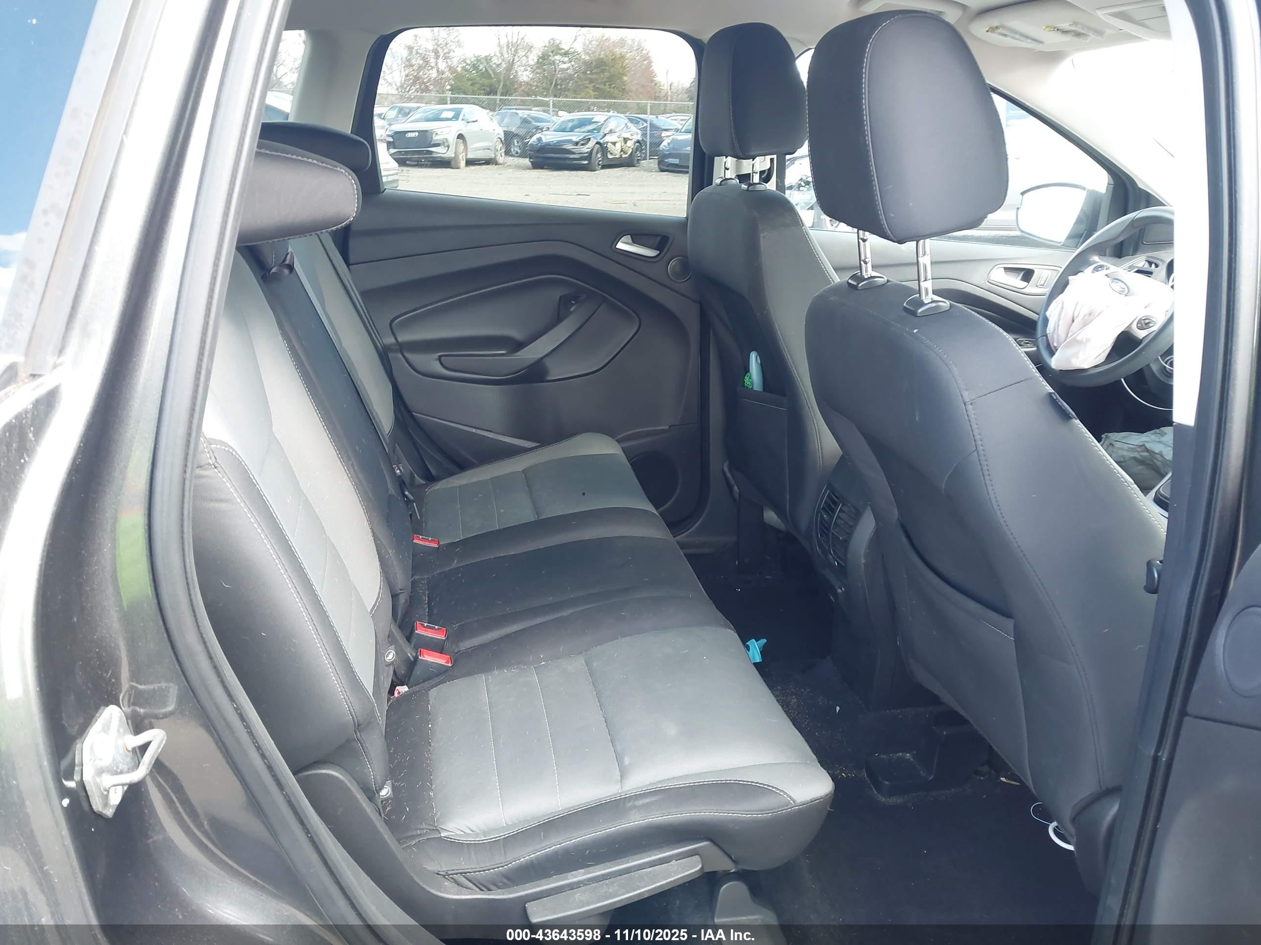 FORD ESCAPE image 8